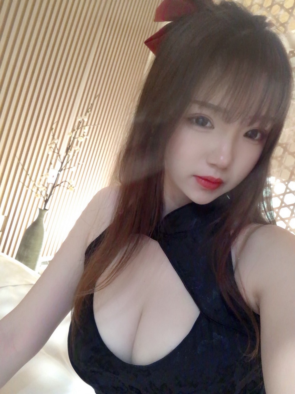Anime blogger Xueqing ASTRA cheongsam selfie theme private sex sexy black exposed cheongsam with budshire stockings charming temptation photo 49p