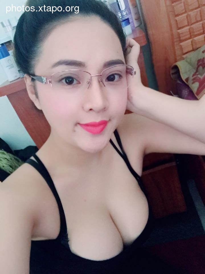 Cao Giang Big Boobs Picture and Photo