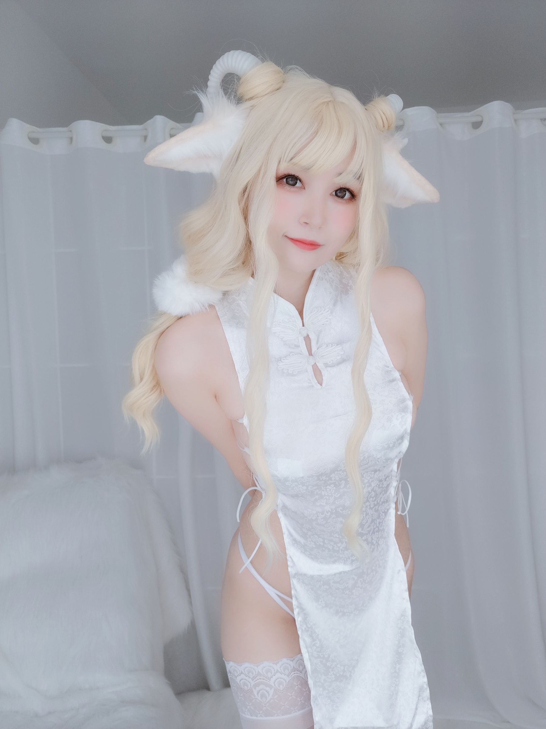 COS Welfare Miss Coser Silver Silver -White Cheongsam