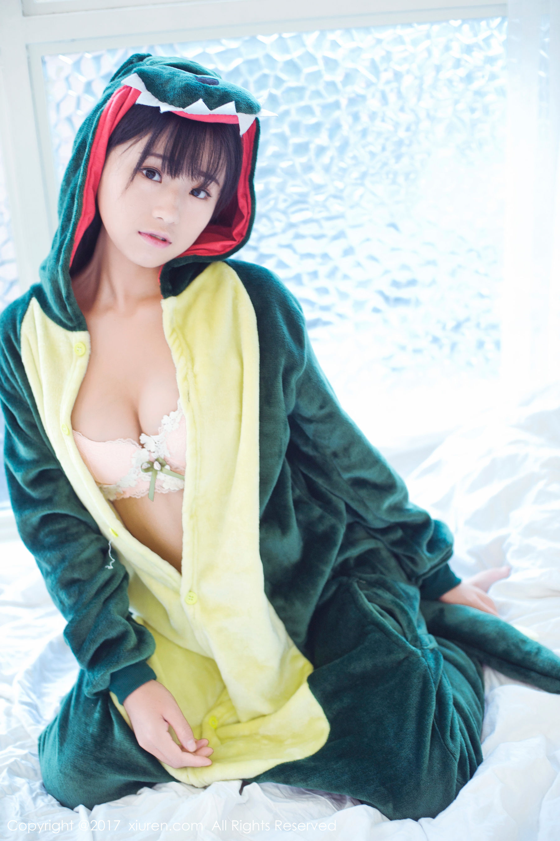 Kurai Yuka Little Strawberry Small Series and Little Dinosaur Robe Xiuren No.831