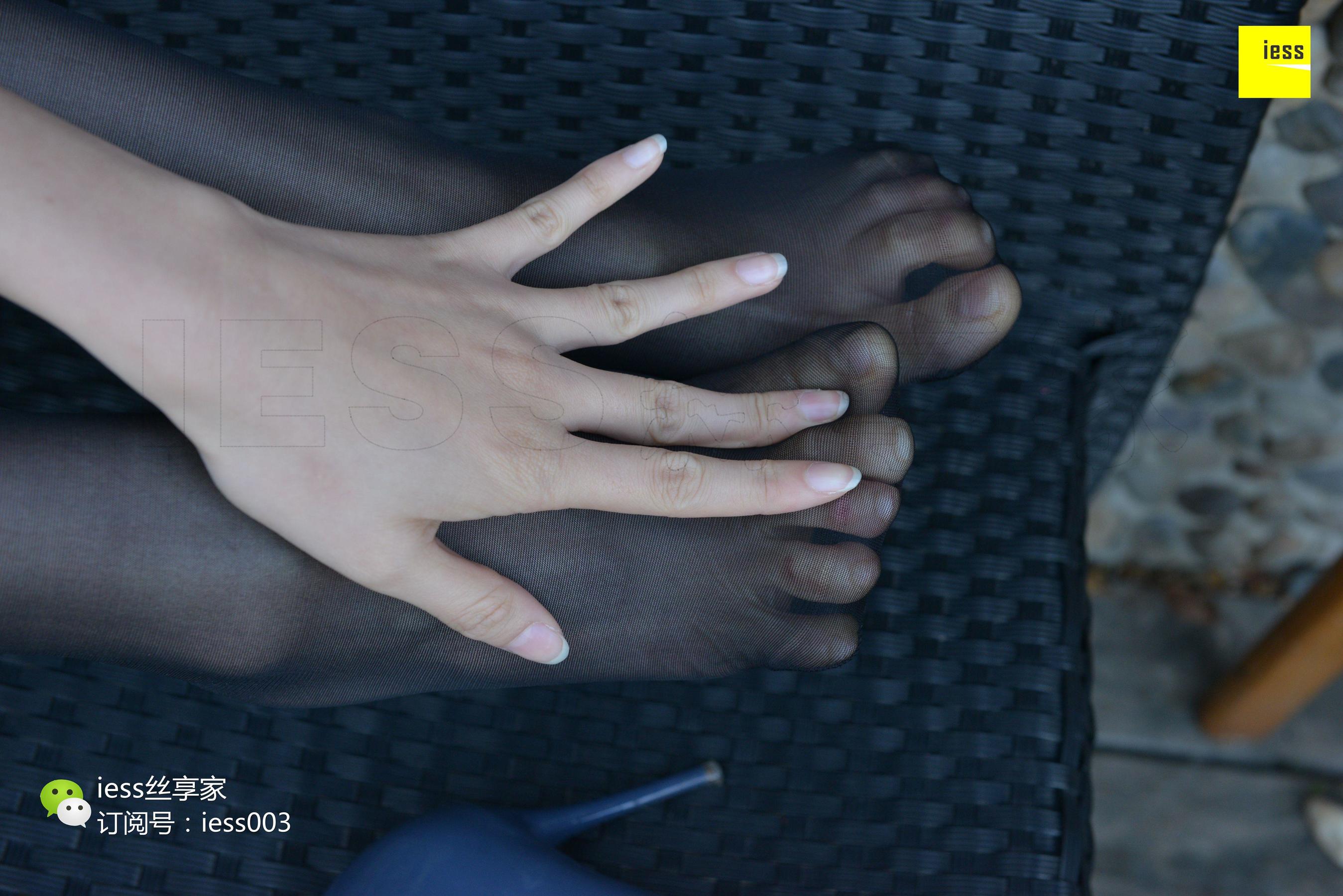 Si Xiangjia 049 Cong Cong Black Silk Play Stone IESS is thinking about it