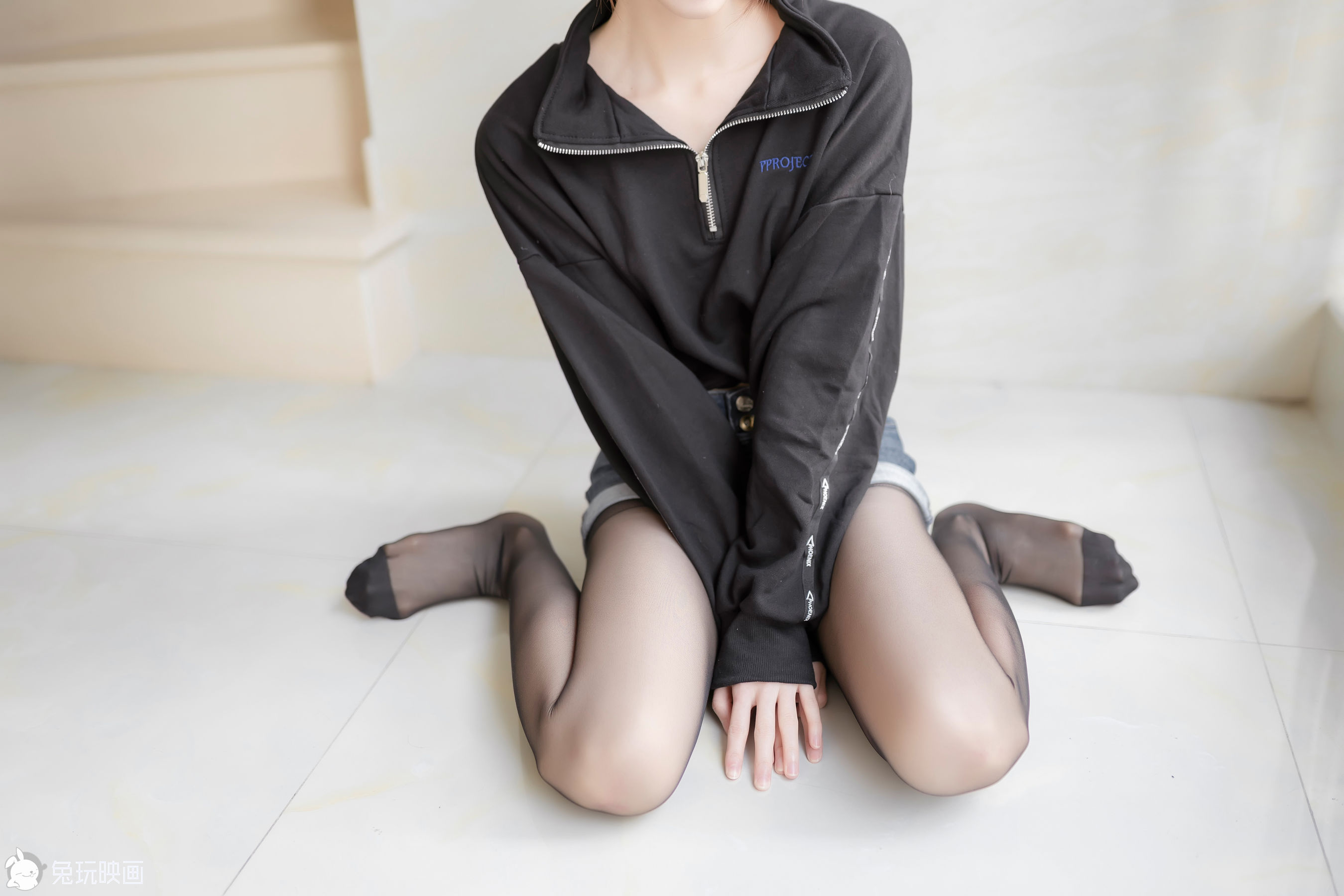 Rabbit Playing -The selected recommendation Vol.042 Single -end girl