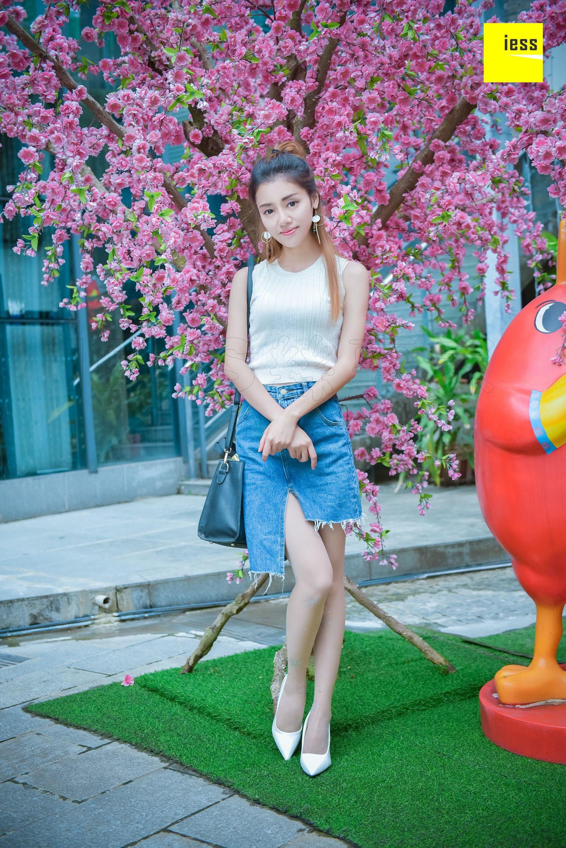 Silkxiang Home 107 Crystal Crystal White Stockings IESS Different Thoughts