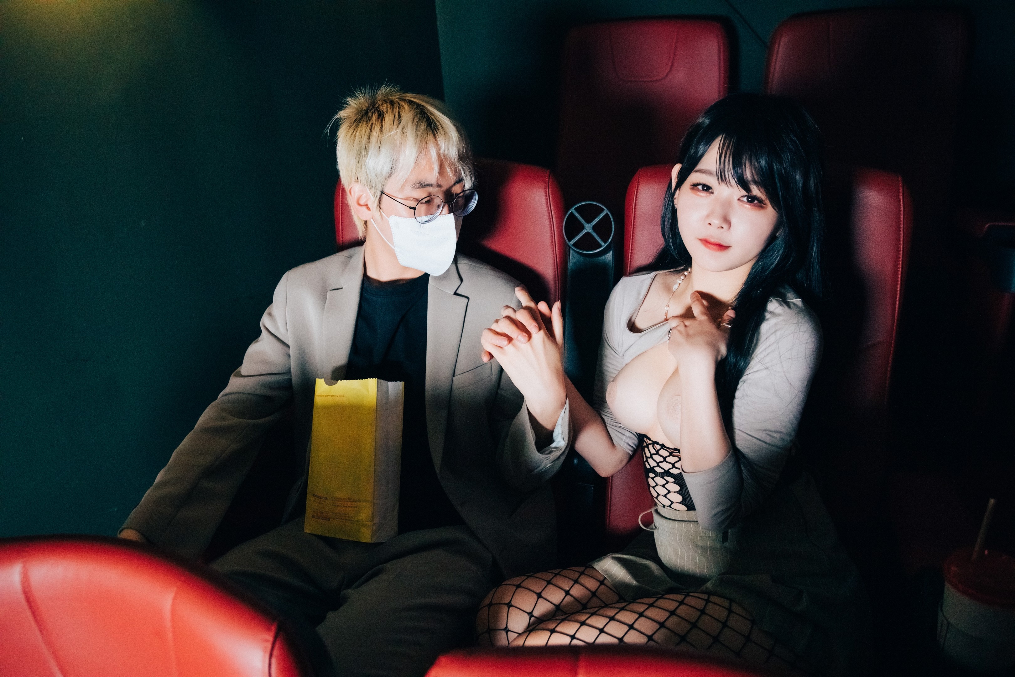 [LOOZY] Zia – xxx in the theater S.Ver