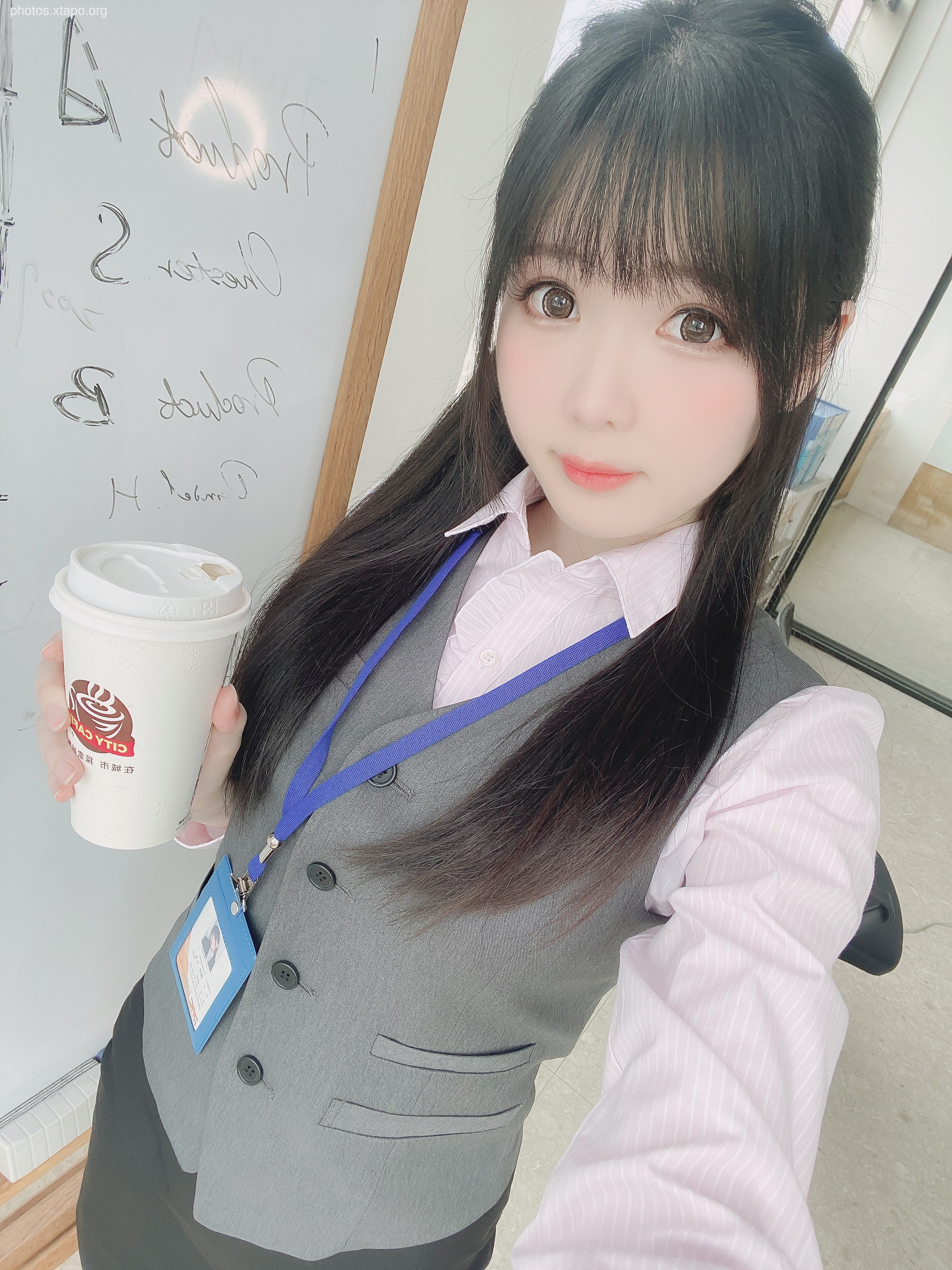 2022-08-25 New employee Shimomo-chan 24p-193.12MB