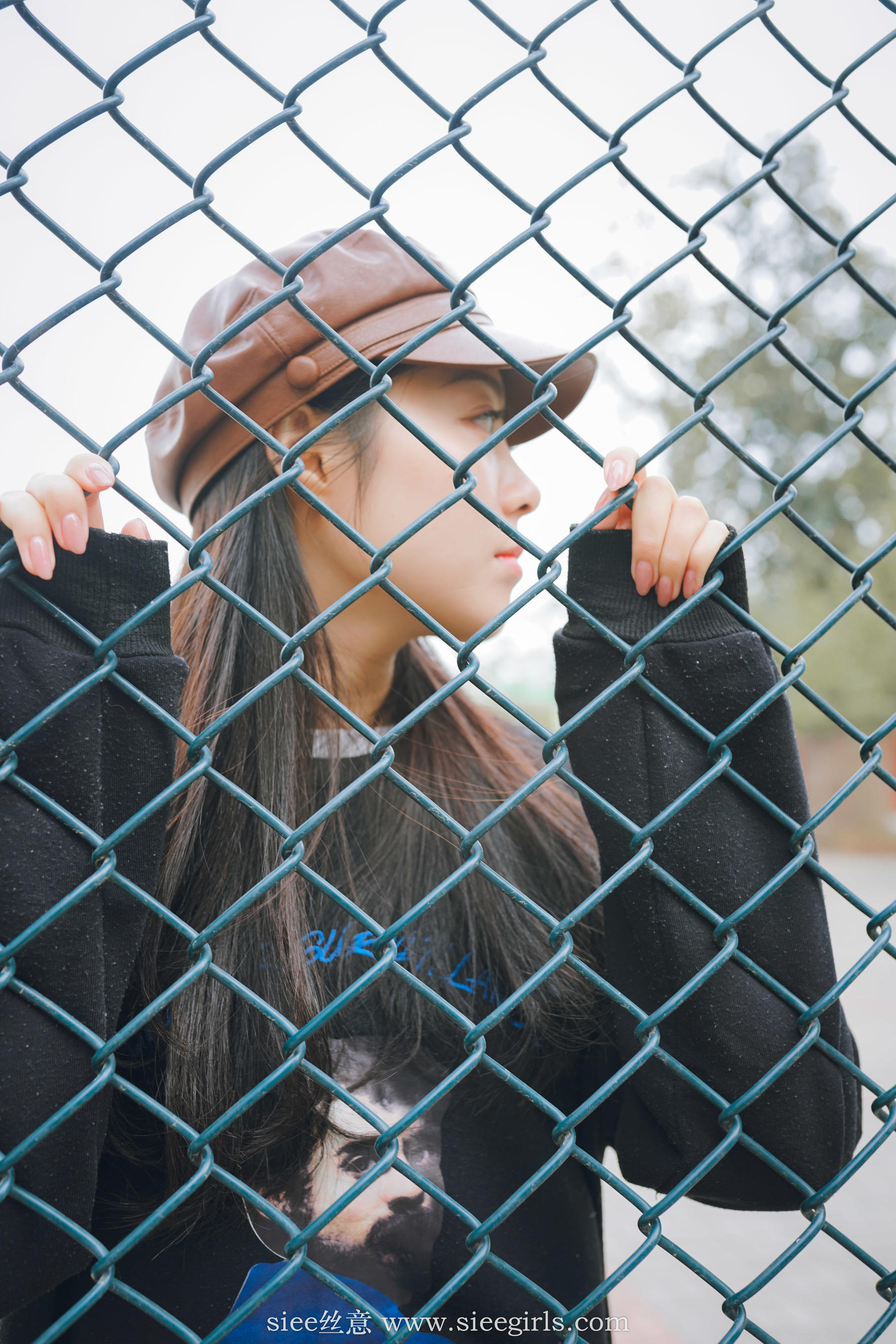 Si Yi Siee The romantic sisters of the bear