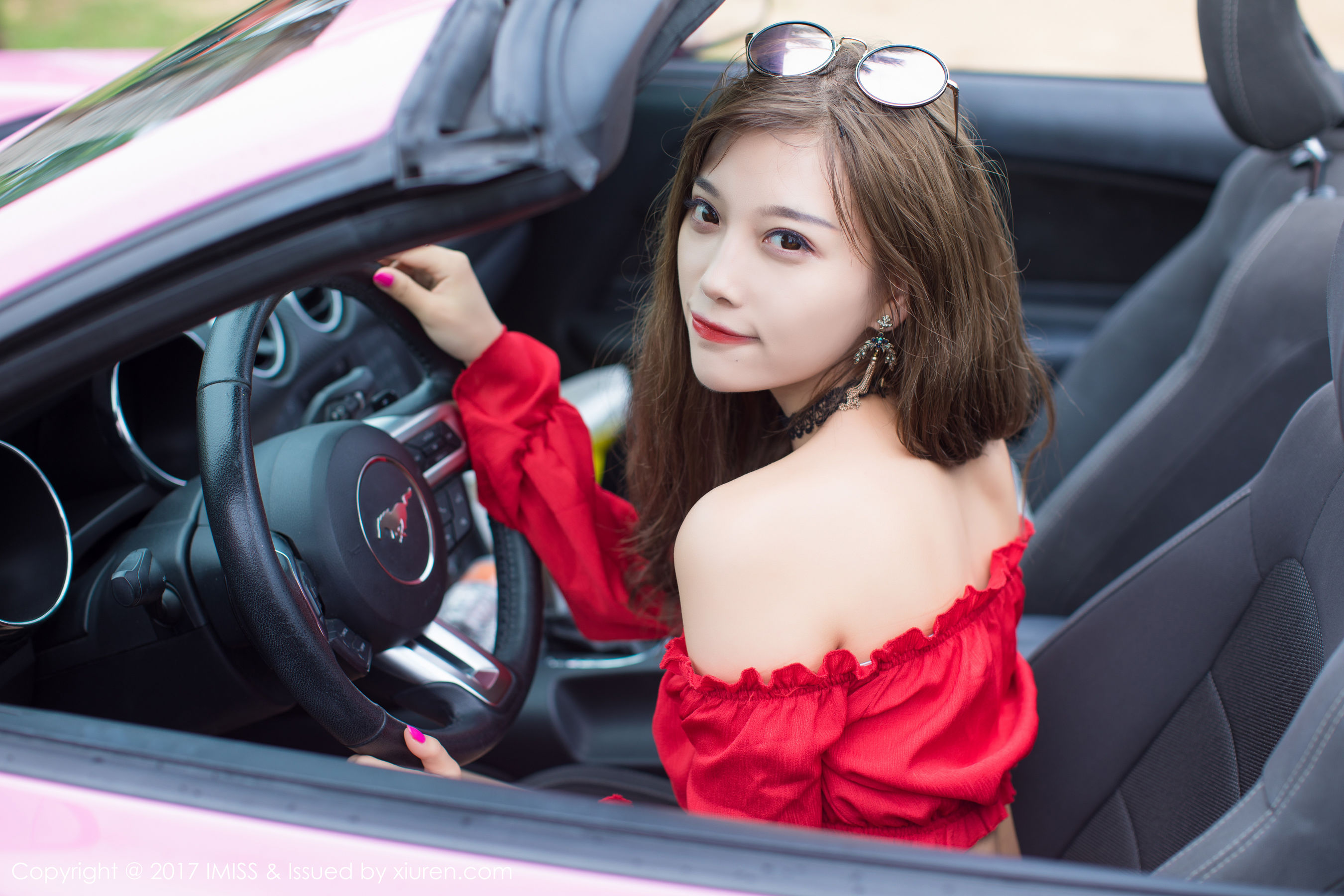 Yang Chenchen Sugar Sunshine and Beach, Fragrant Cars and Beauty IMISS VOL.185