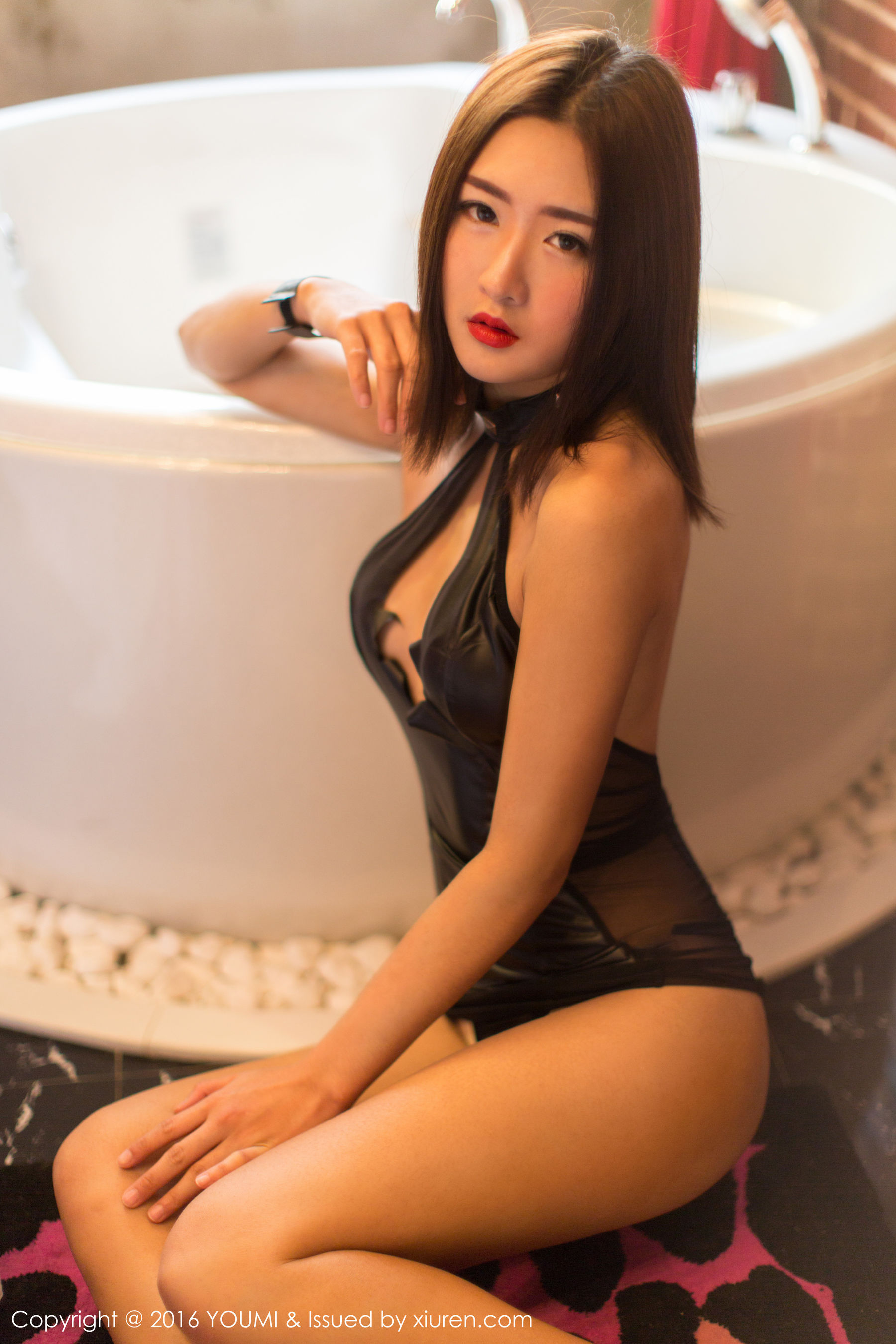 Zhou Yilin Lin Sexy leather, maid dress, leopard bikini You Mihui Youmi Vol.004