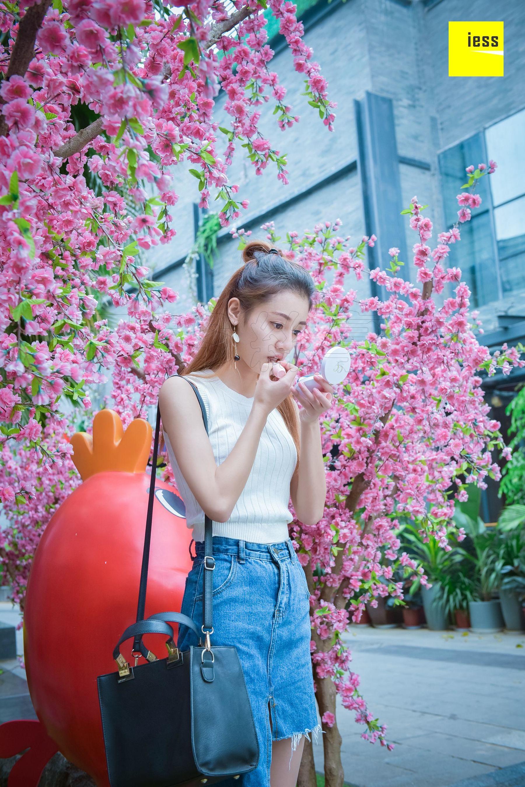 Silkxiang Home 107 Crystal Crystal White Stockings IESS Different Thoughts