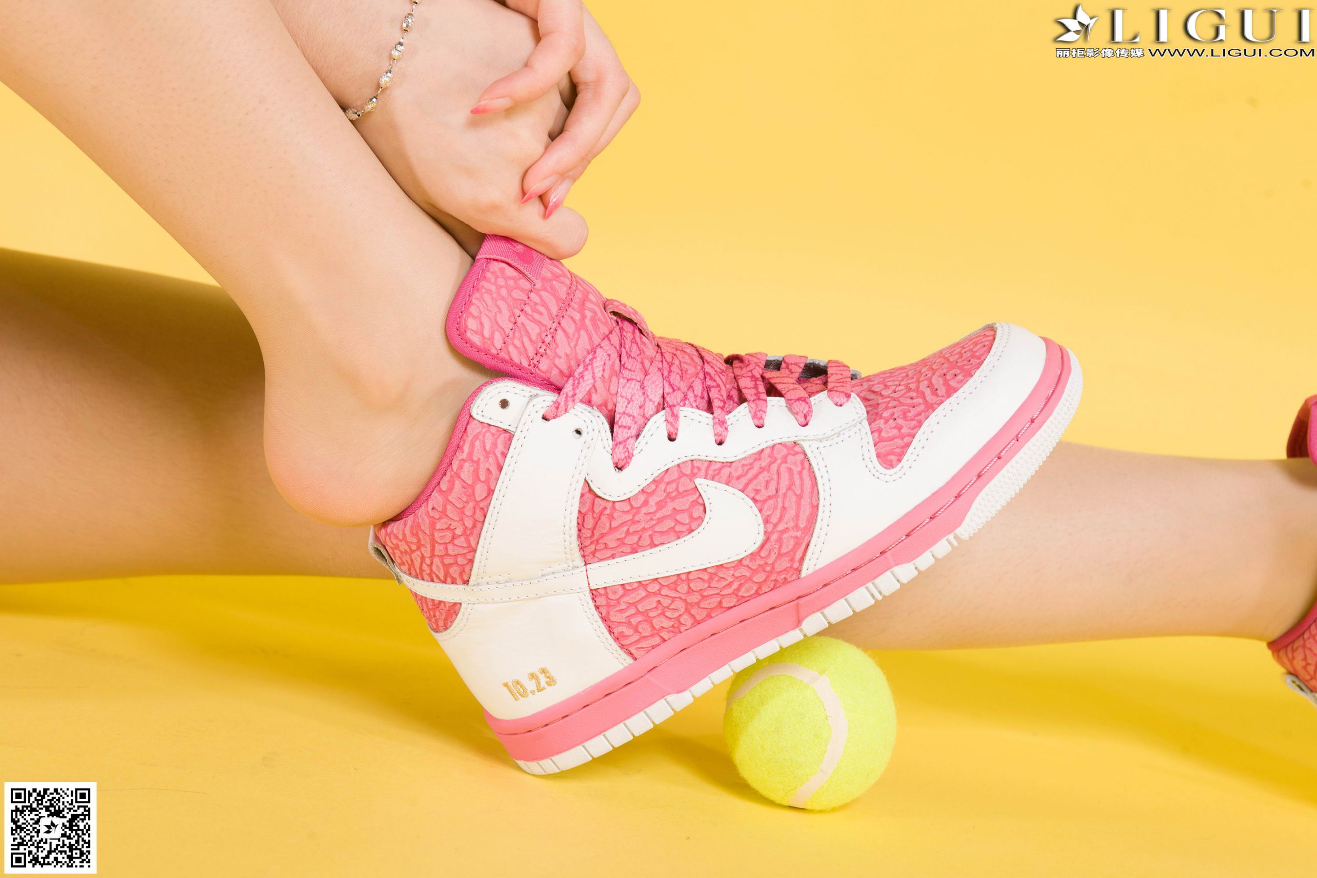 Ligui Model Yuner Basketball Girl Badminton Series beautiful legs jade foot photo picture