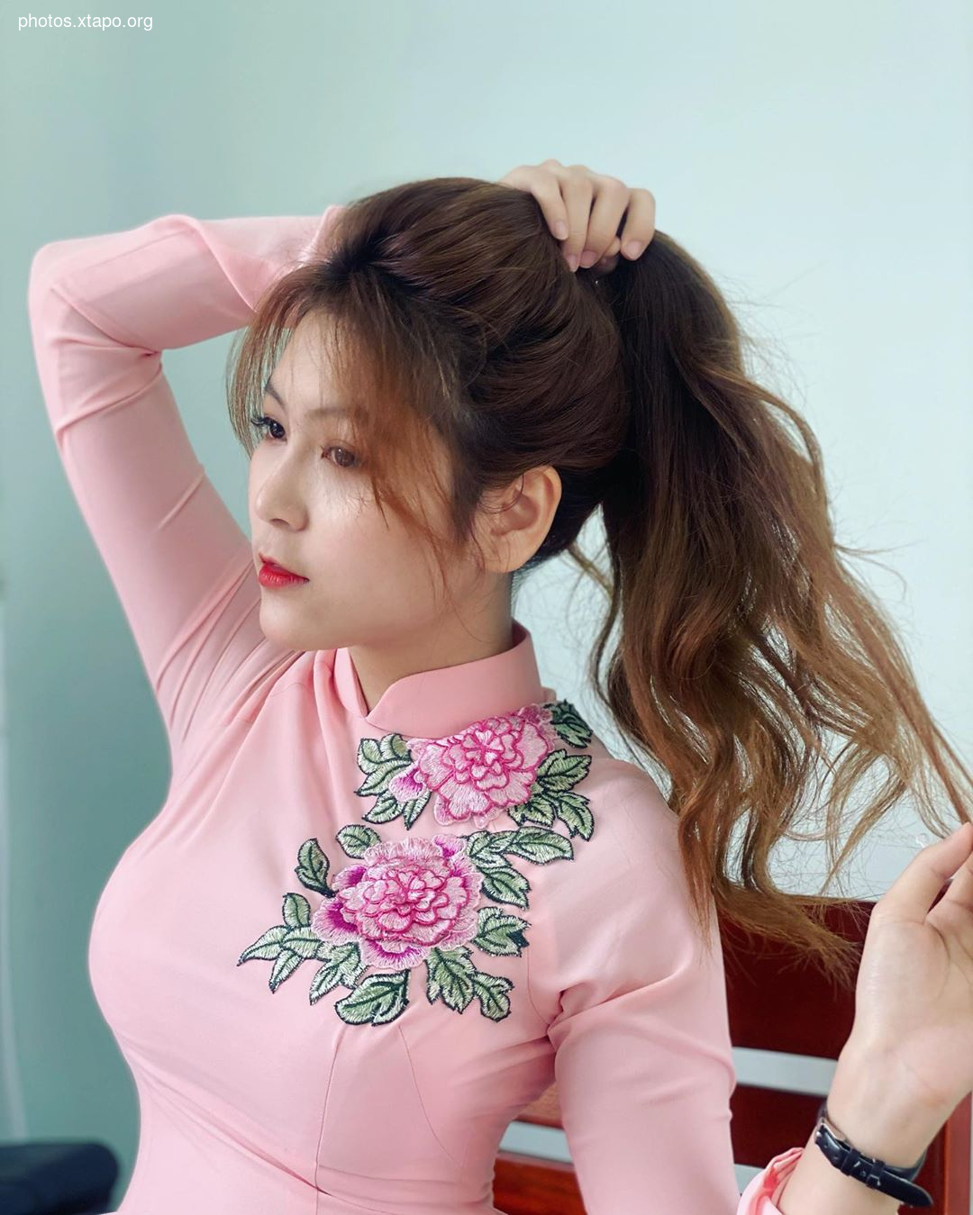 The teachers made parents stand still