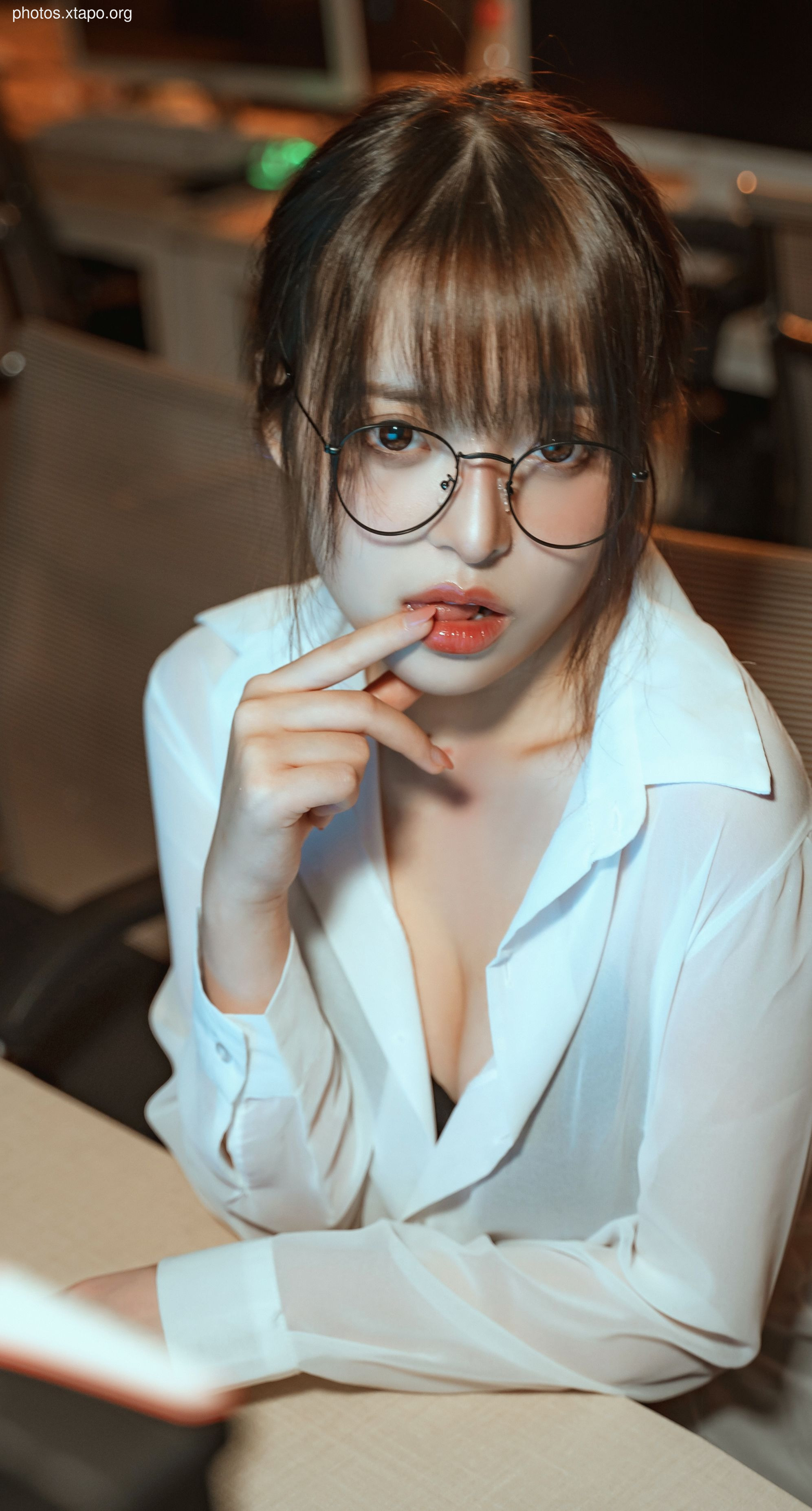 Strawberry -flavored Nana Rabbit -Office OL -Desire Teacher 42P13V