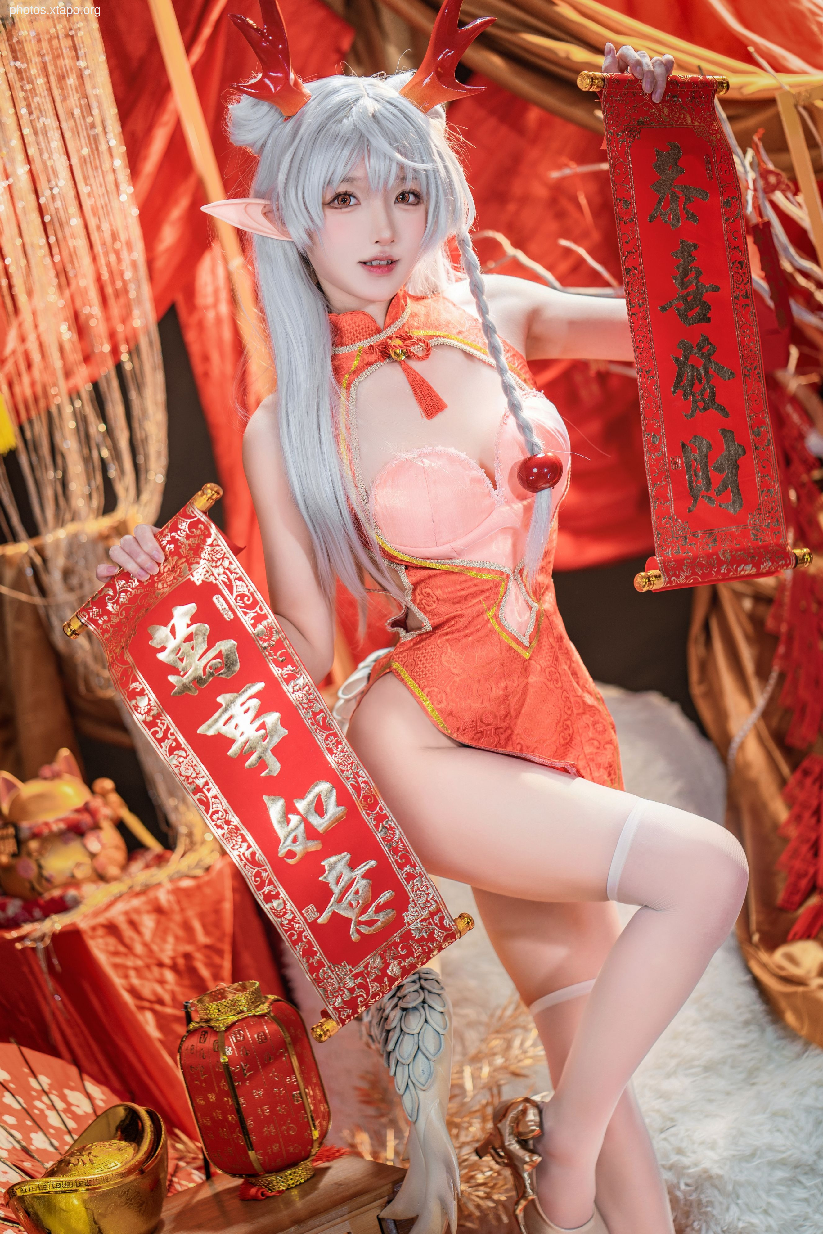 Ah Bao is also a rabbit girl New Year greeting picture Long Mei 45P1V