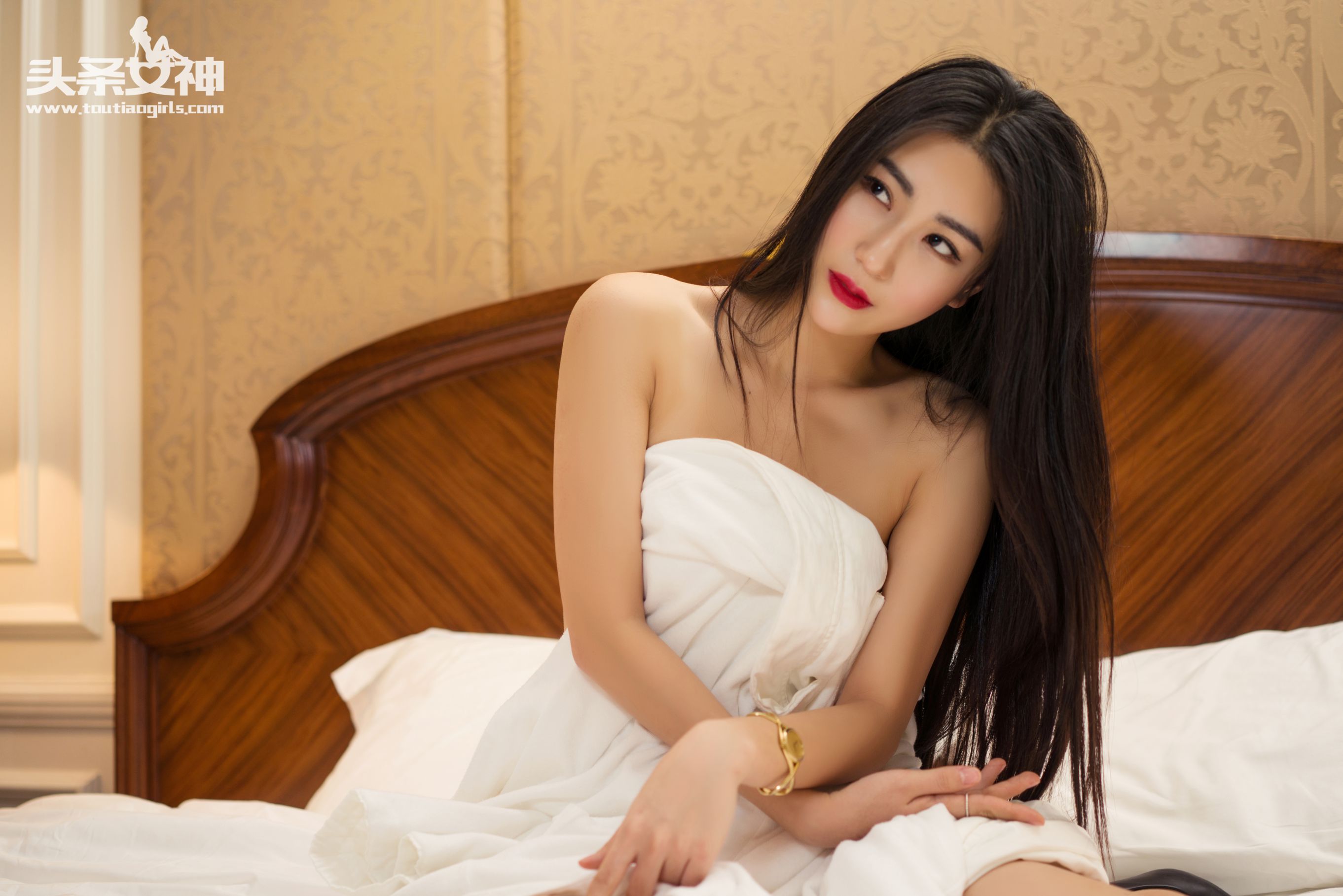 Kai Ai Ni/瑷 Ni Die in your Cup Headline Goddess