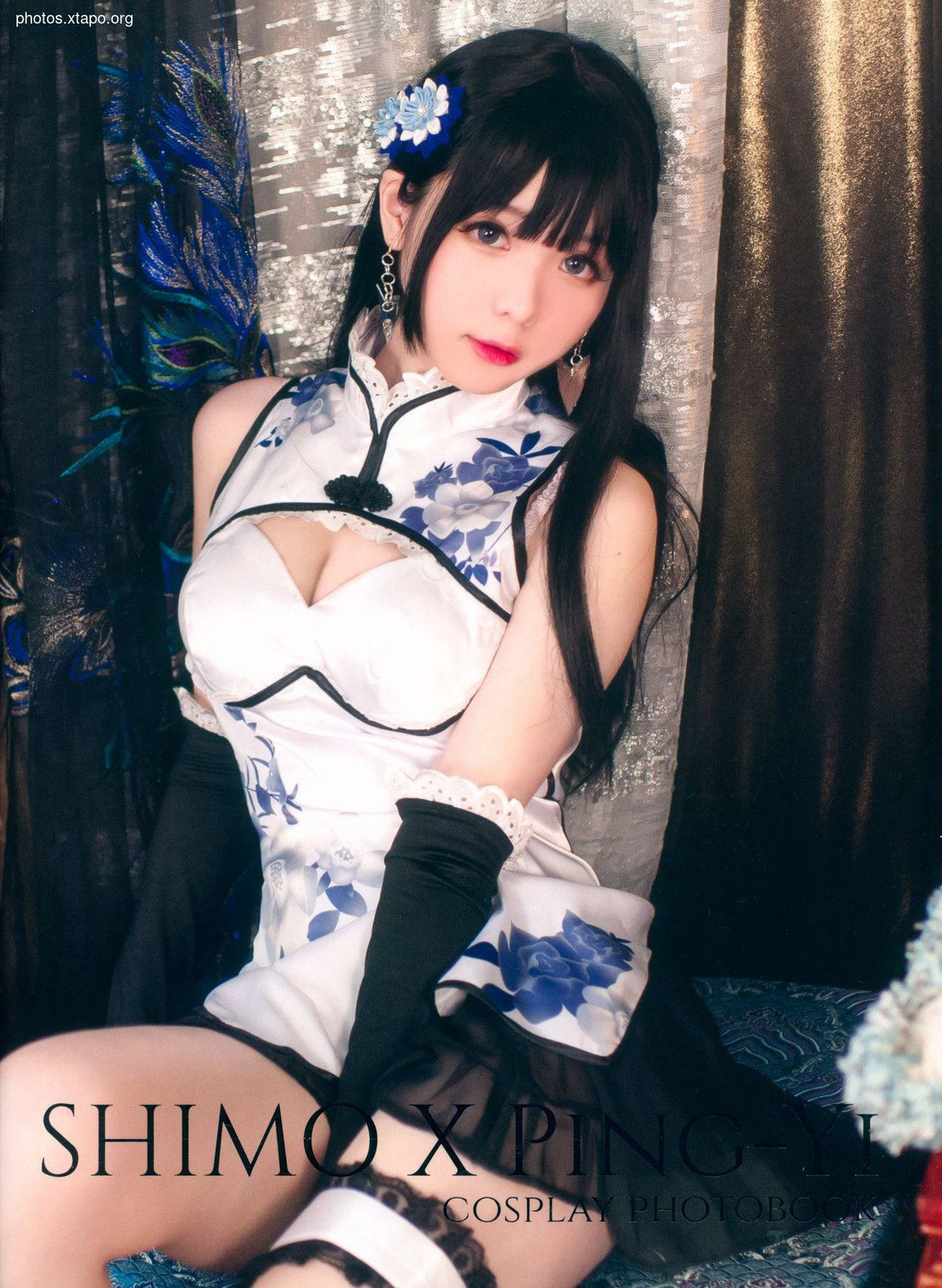 Weibo girl paper frosty month shimo fantasy Jin Pingmei theme private house sexy white cheongsam half -sneaky white tender legs seductive photo 26p