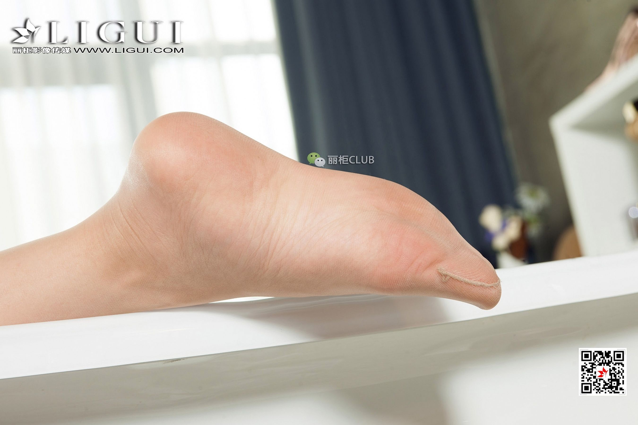 Footmaker YOKI Private House Silk Foot Li Cabinel LIGUI