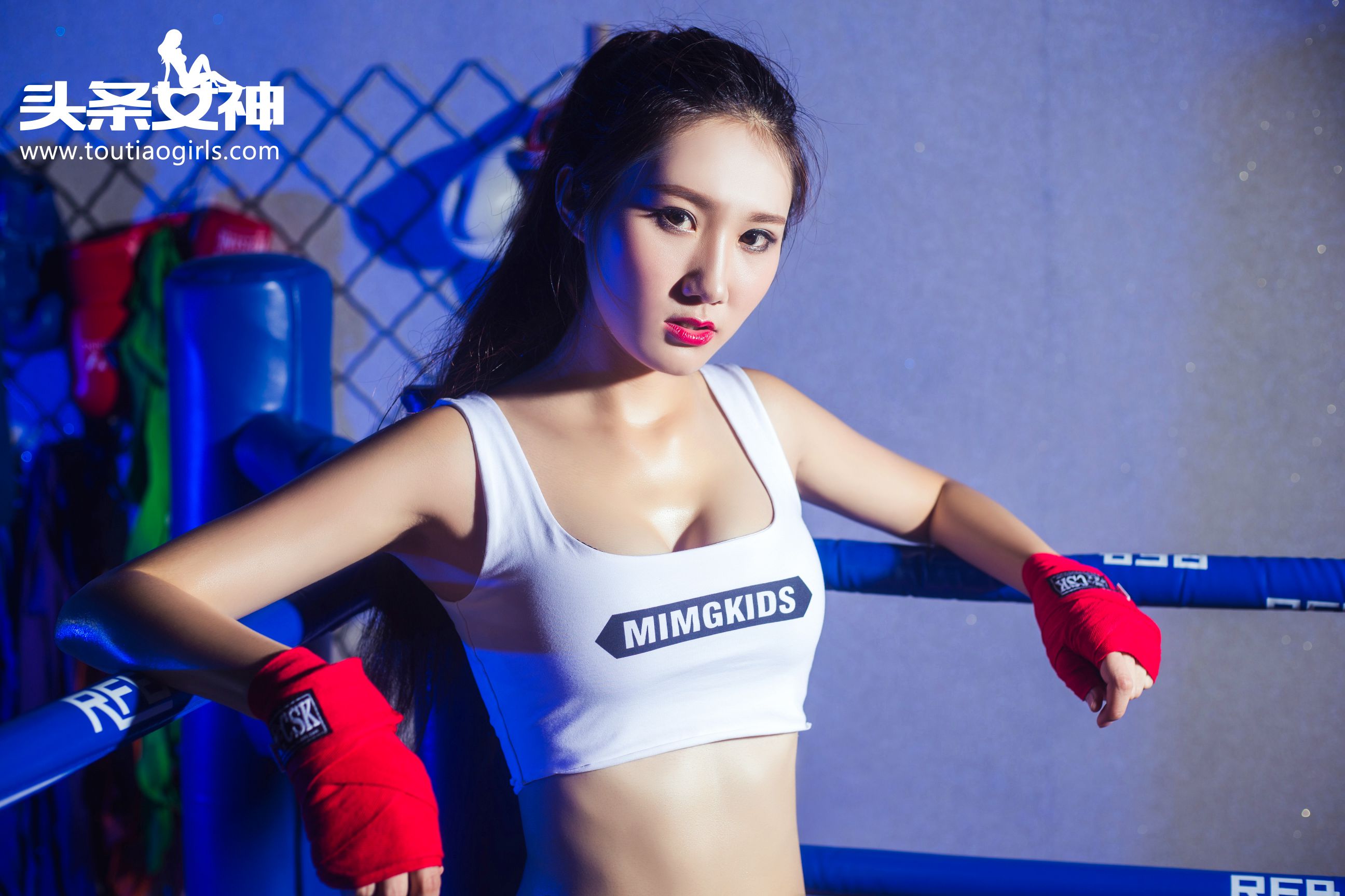 Zhang Zike Charming Fight Headline Goddess