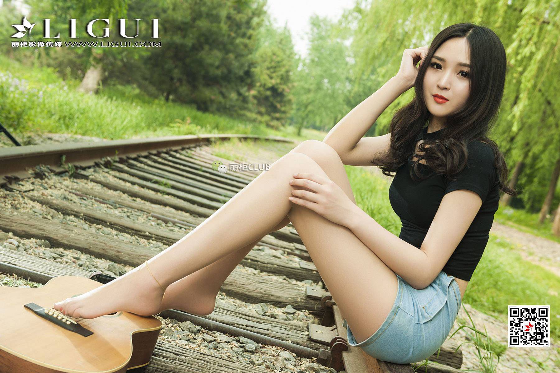 Leg Model Little Ge Literary Silk Foot Girl Ligui Beautiful legs silk foot