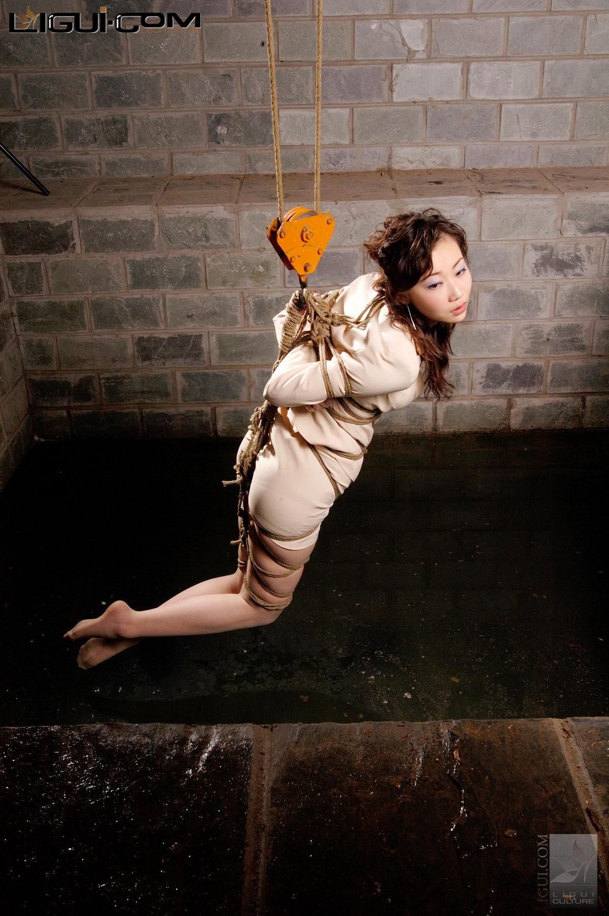 Model Lulu Binding in the Air Li Cabinet Beauty Ligui Silk Foot Photo Picture