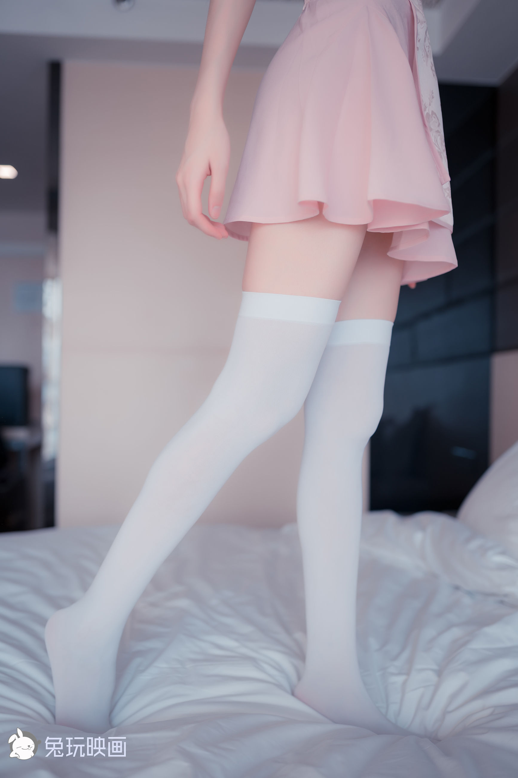 Rabbit Playing Play -The pink chef