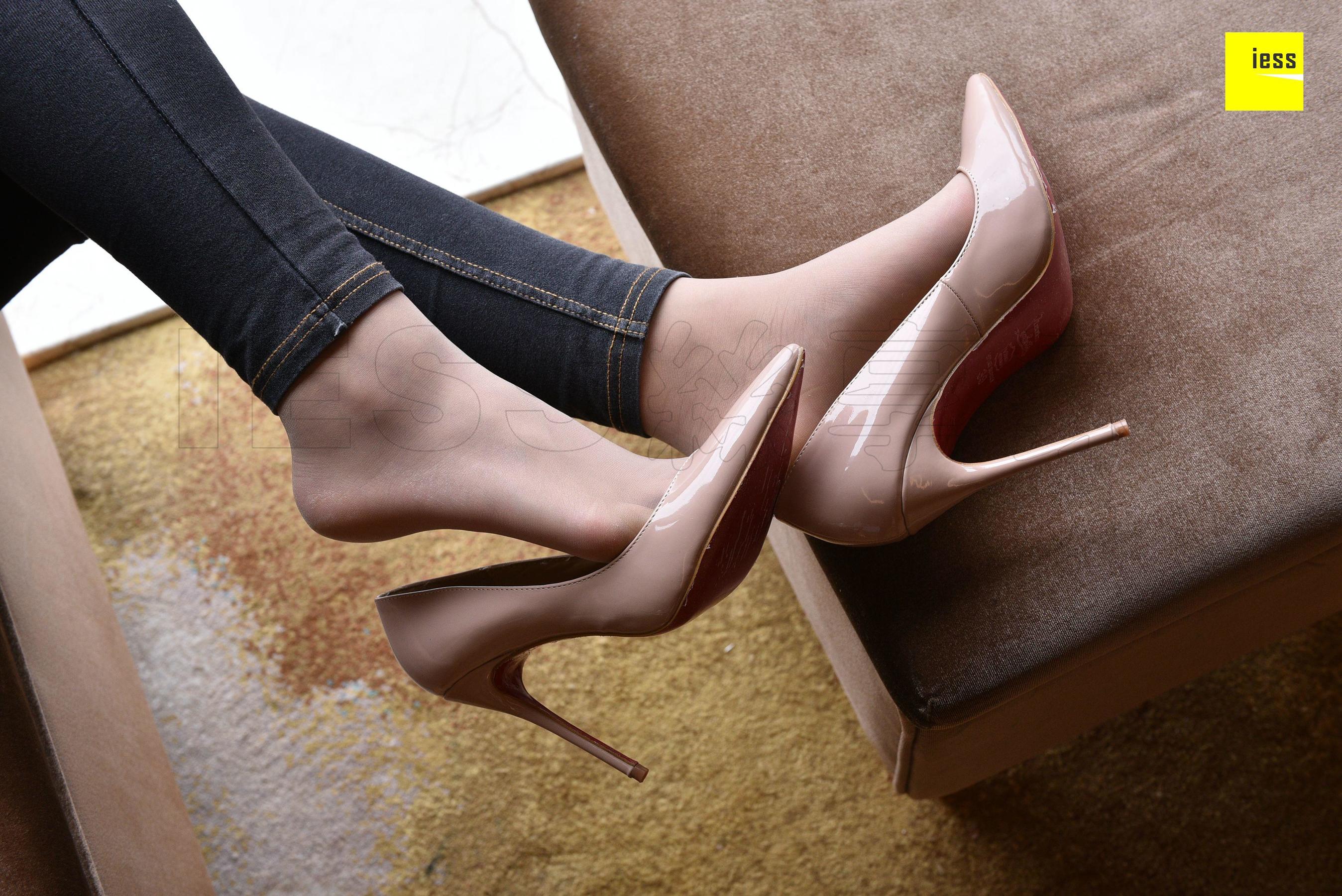 Hello, your takeaway is here Different Thoughts to IESS Devil on Wednesday Special issue 14 issue