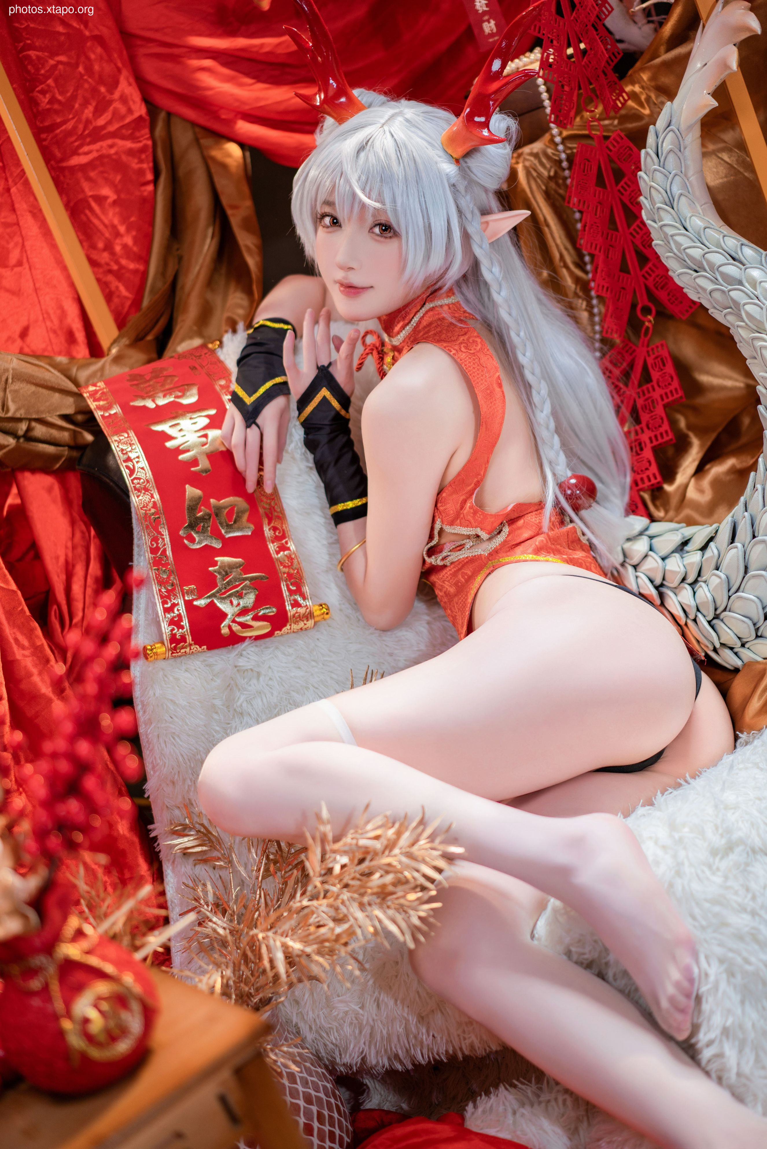 Ah Bao is also a rabbit girl New Year greeting picture Long Mei 45P1V