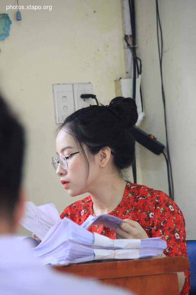 The teachers made parents stand still