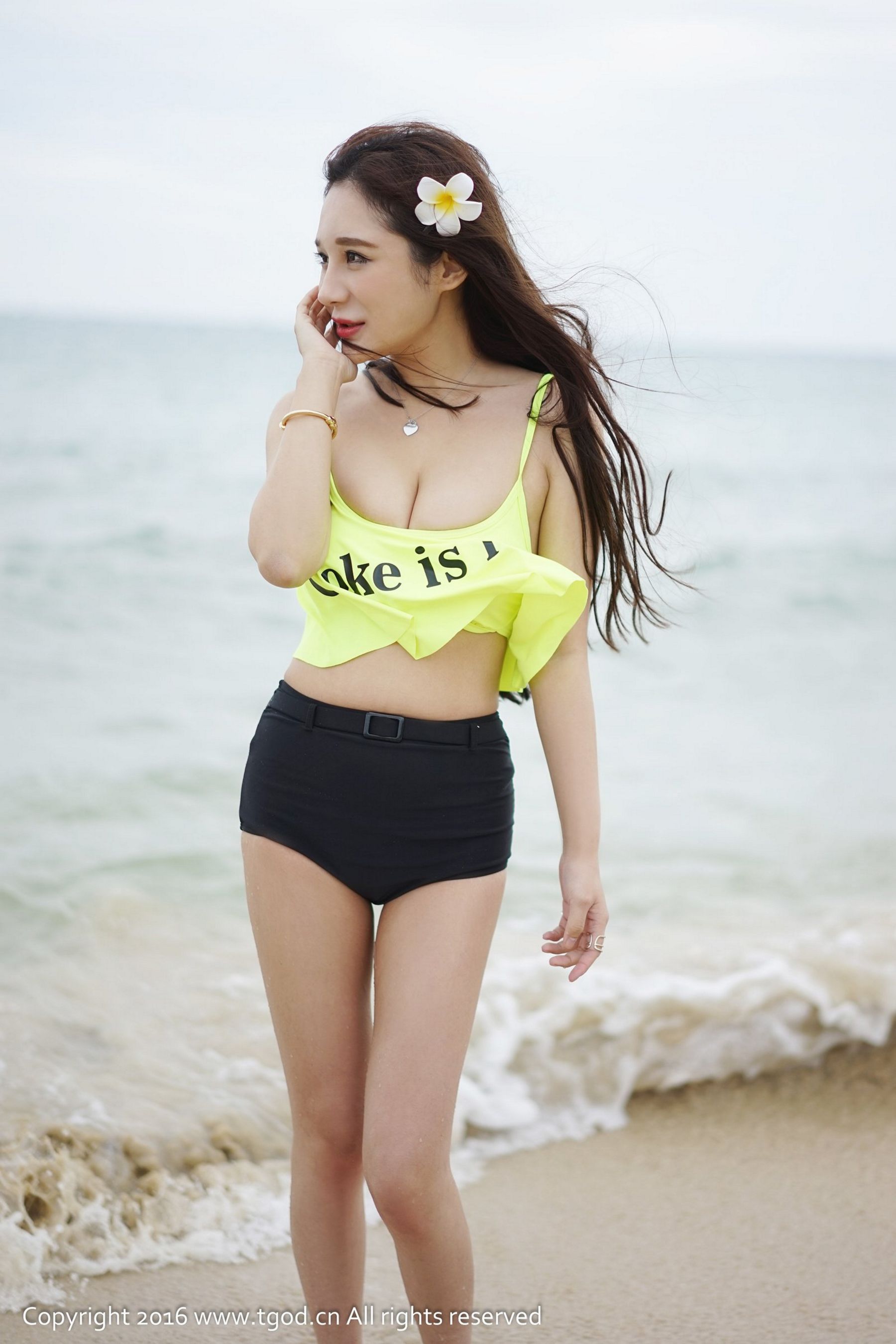 Chen Jiayao Ayomiabe's Sanya Travel is very delicious goddess push goddess TGOD