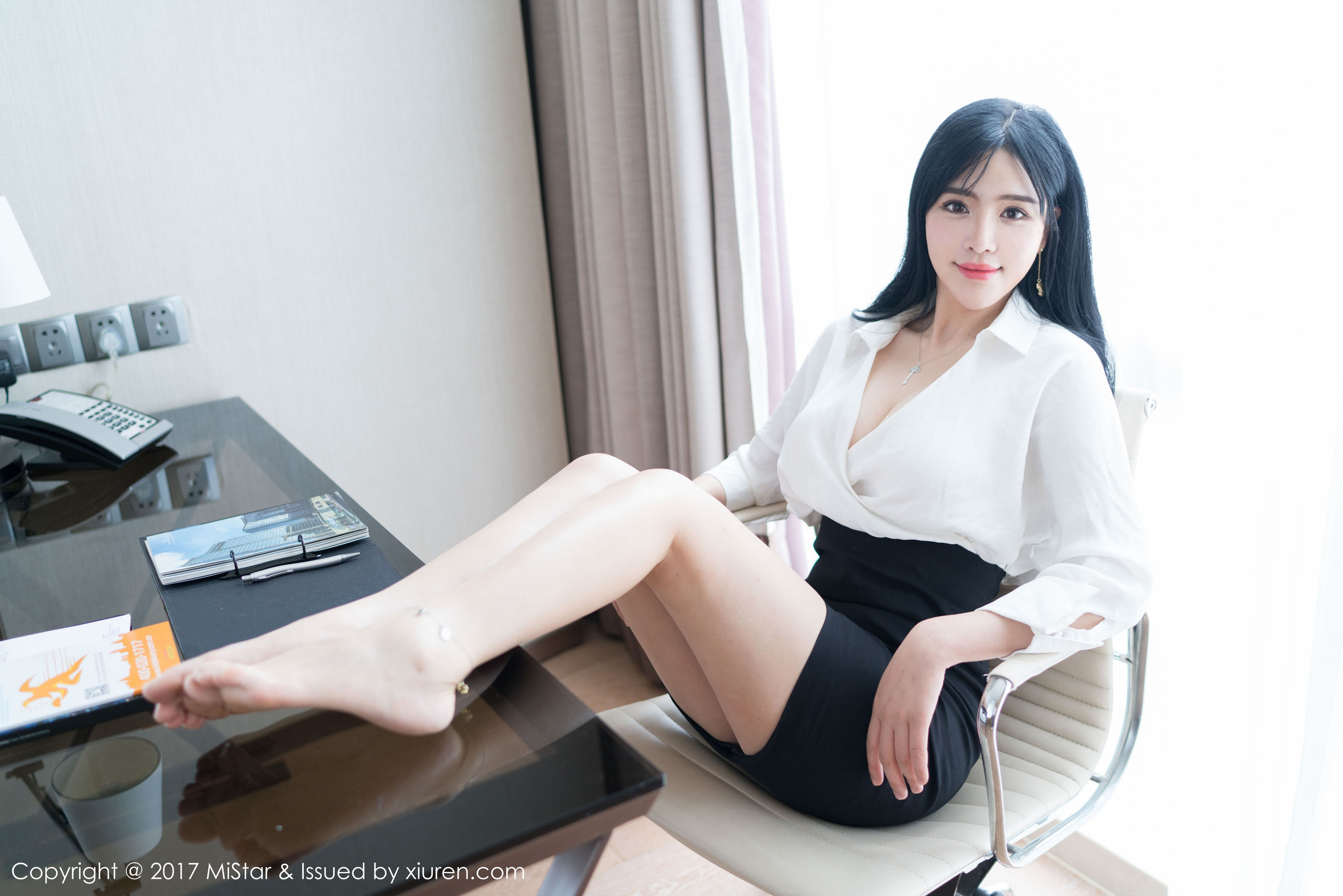Liu Yuer's Sexy OL Secretary Series Meiyan Society Mistar Vol.172