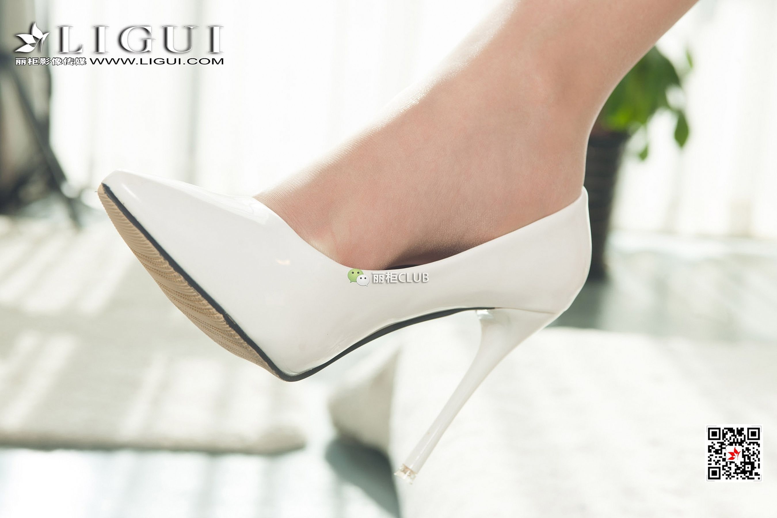 Footmaker YOKI Private House Silk Foot Li Cabinel LIGUI