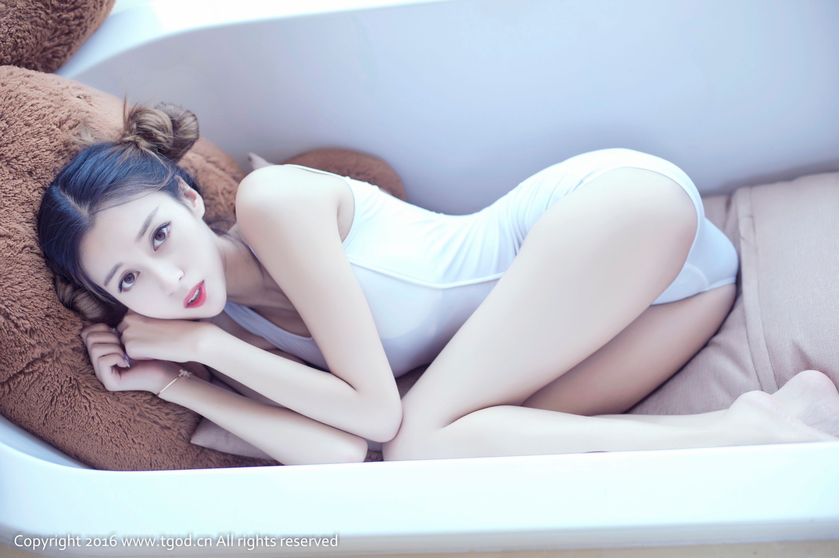 Geng Jing's Water Snake waist is rounded and hip -lifting true goddess push goddess TGOD