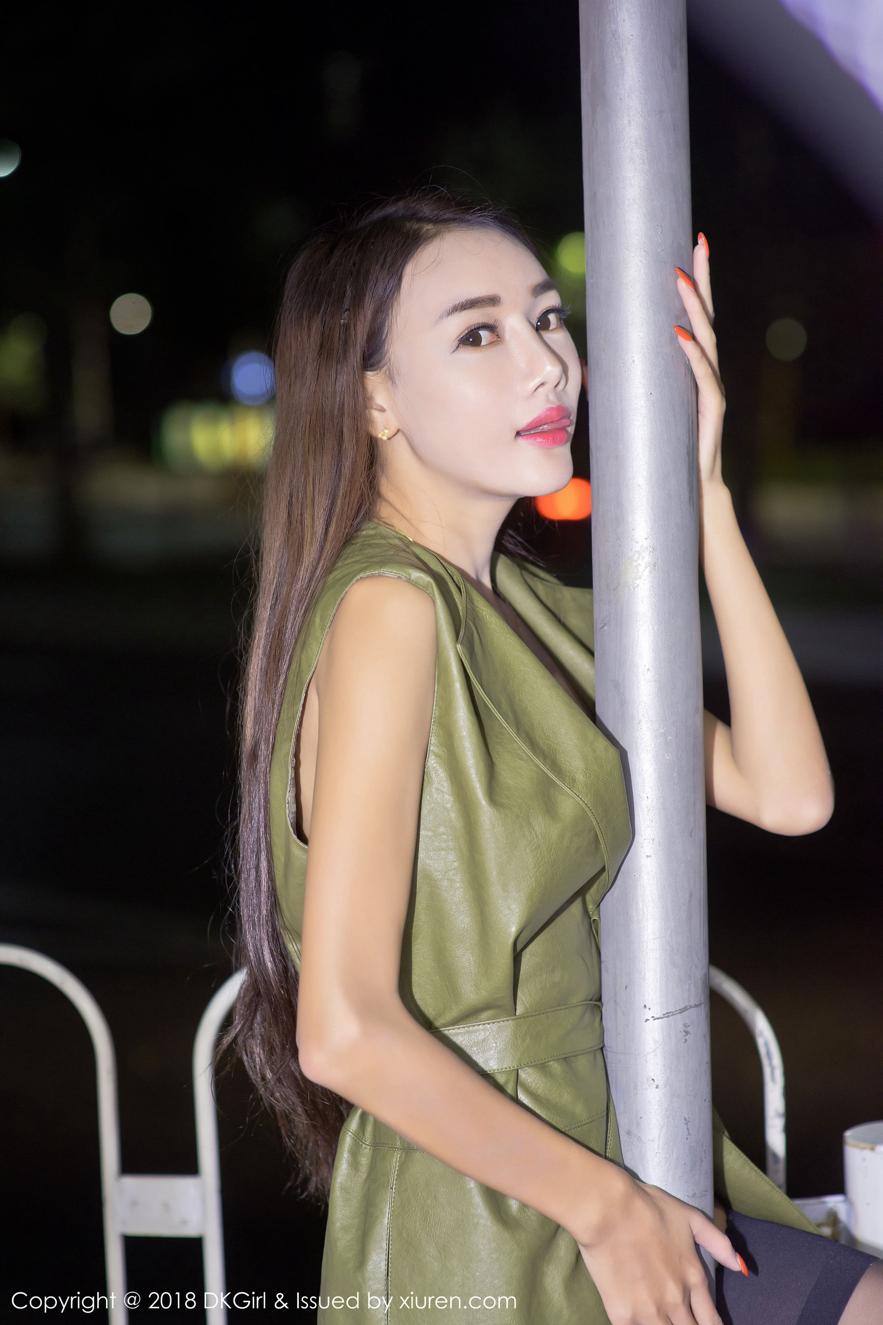 Jessie Jessie Big Breasts Yangcheng Night Scenery Exposure Royal Girl DKGIRL Vol.059