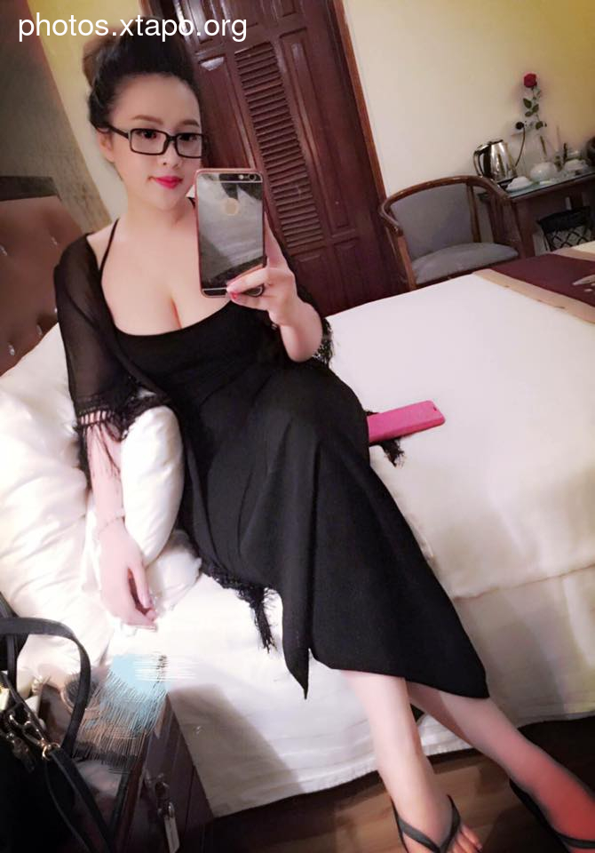 Cao Giang Big Boobs Picture and Photo