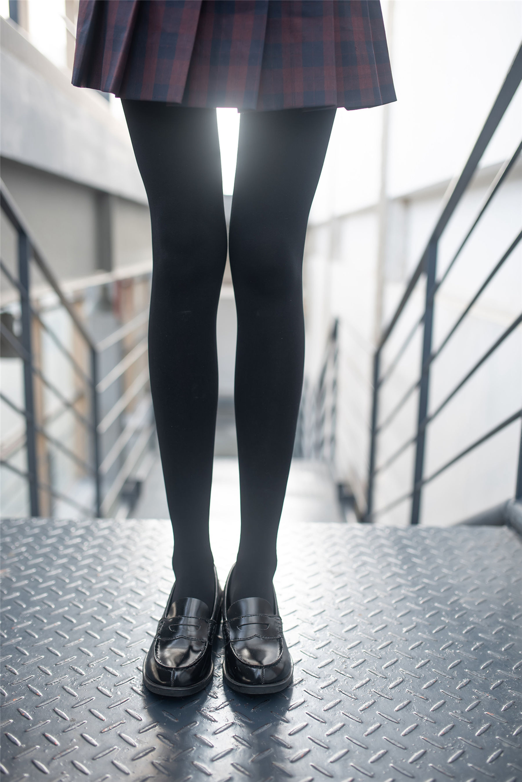 Field of Wind NO.147 Red Black Skirt thick black silk