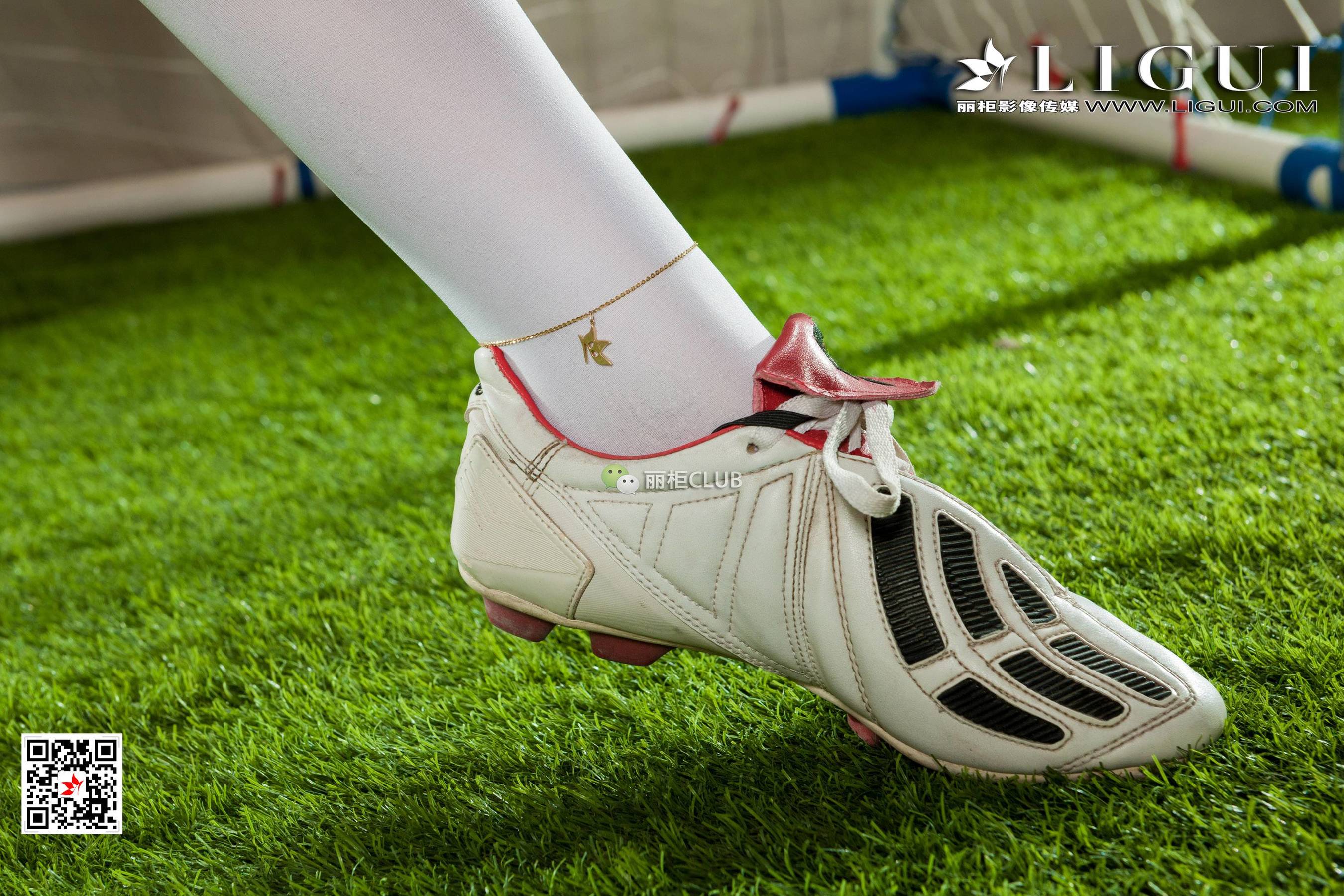 Foot mold ice cream World Cup Football Foot Ligui Internet beauty