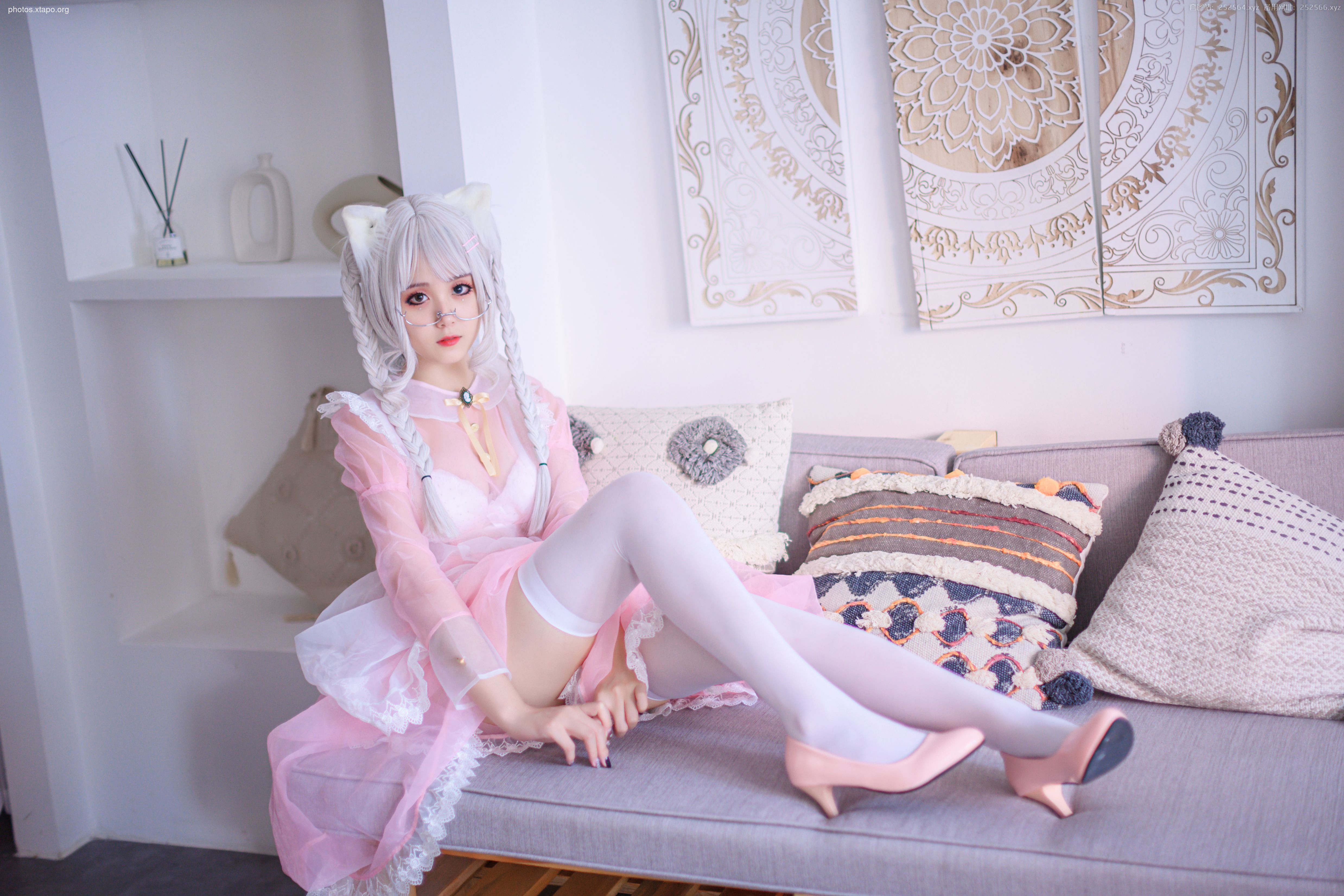 Qiu Chuchu pink transparent maid