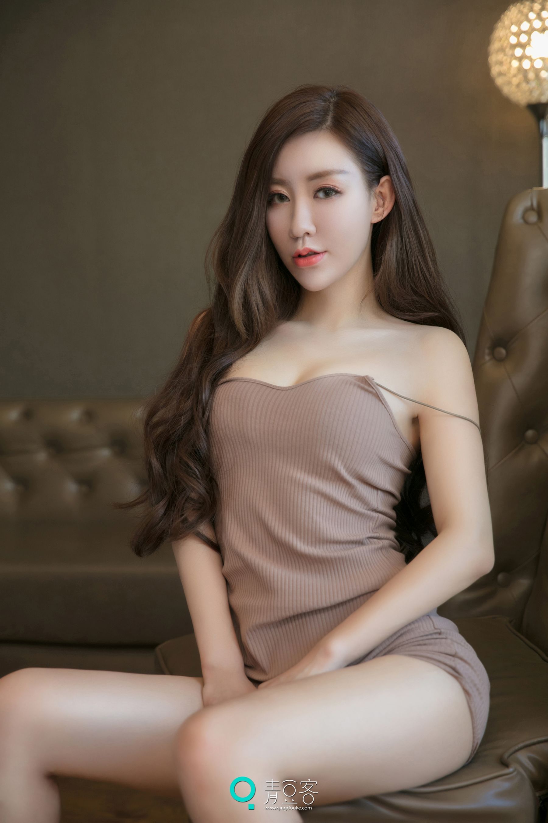 Qiao Enxi's Long -haired Beauty Qiao Lu Aoly Curve Qingdouke qingdouke