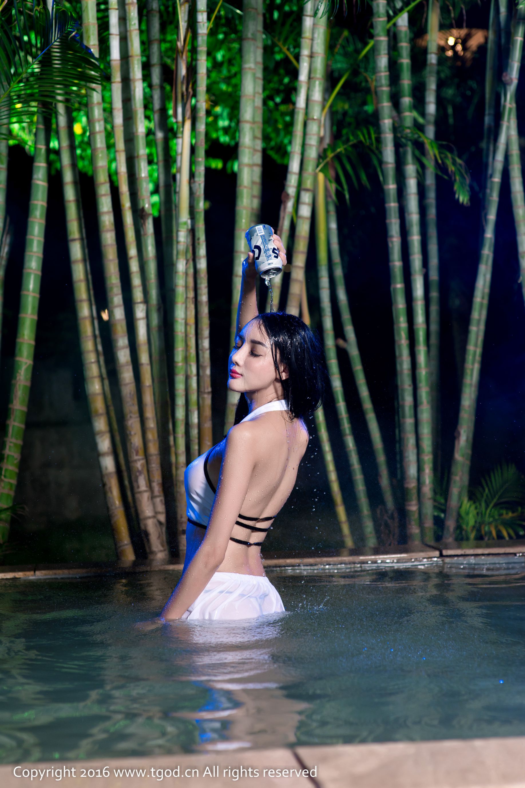 Jessie Jessie's Gu Dou Hot Spring Travel releases the fragrant fairy Push Goddess/Royal Girl