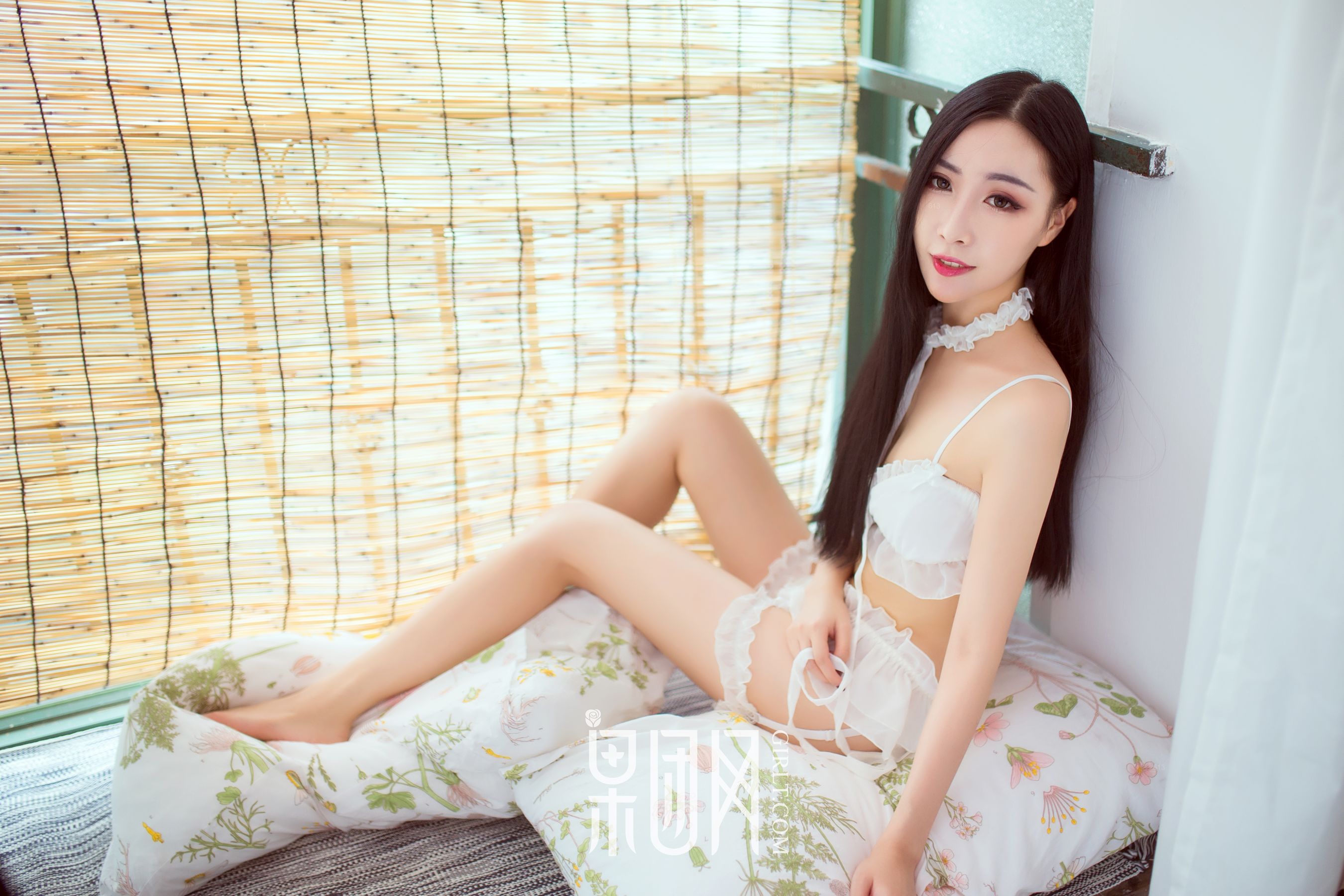 Xiaoyu White Silk Photo fruit group network Girlt No.099