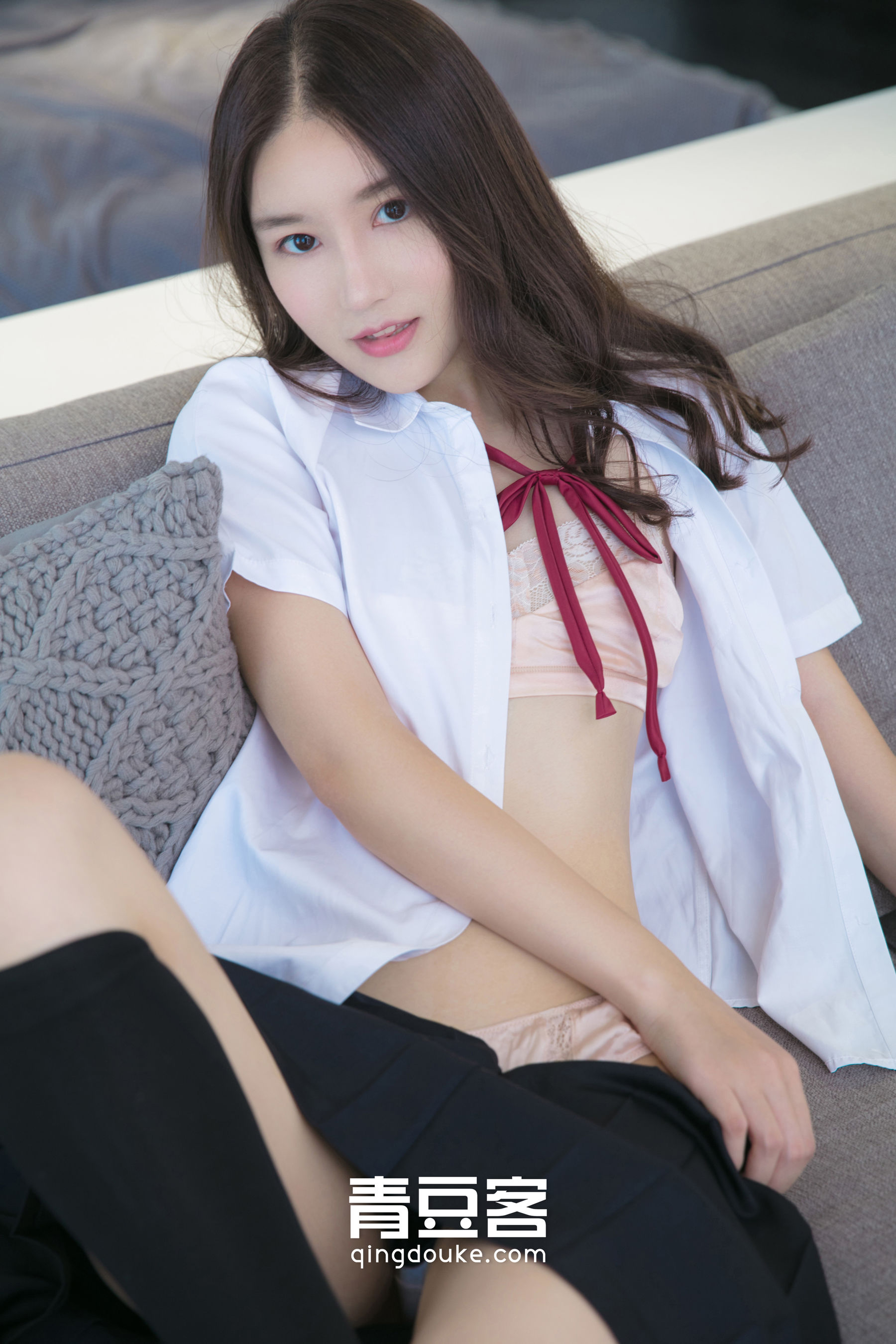 Sweet sister Wei Jie School Uniform Photo is shy and explicit Qingdouke qingdouke