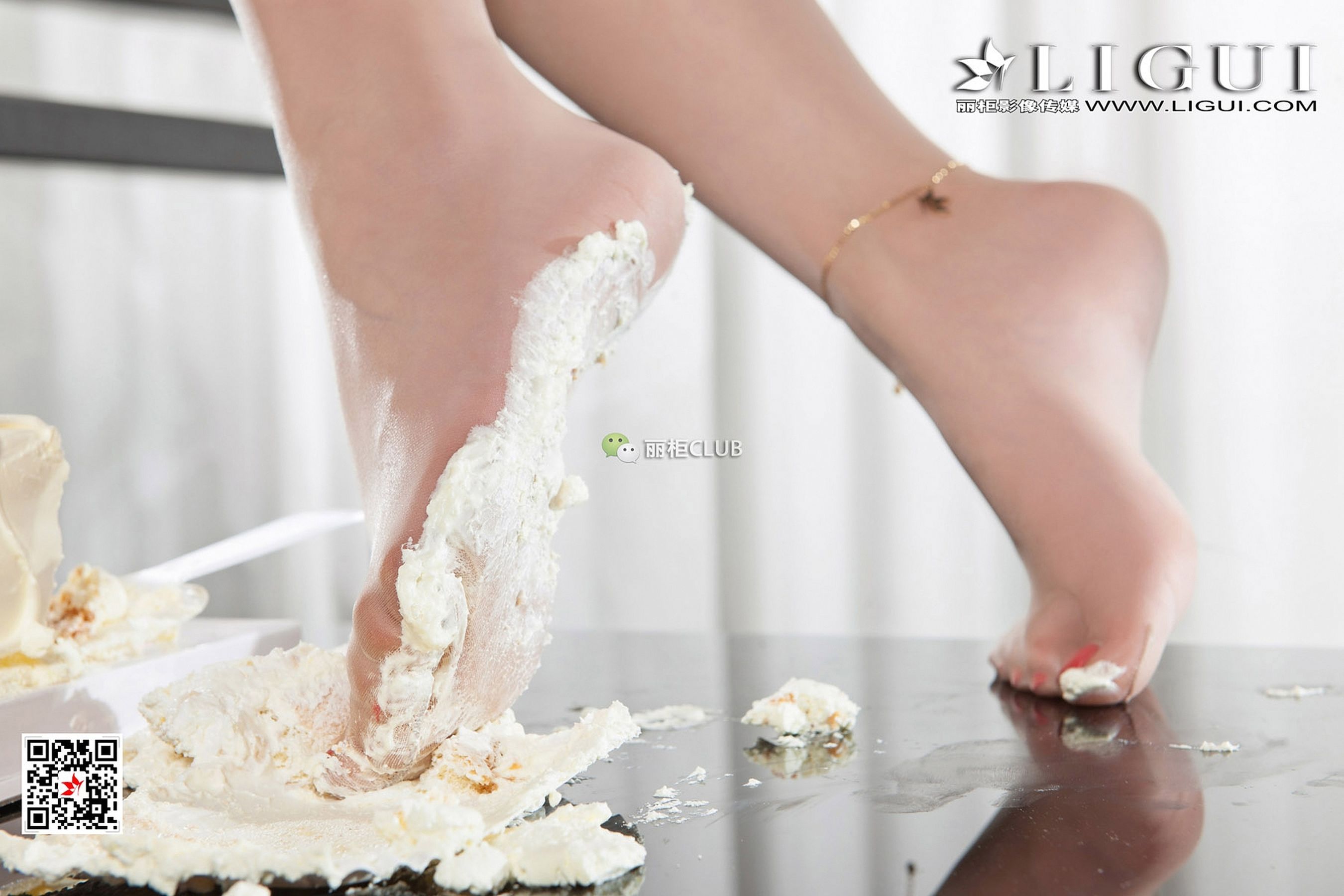 Leg model ice cream Bao Doms Cheongsam Silk Foot Li Cabinel LIGUI