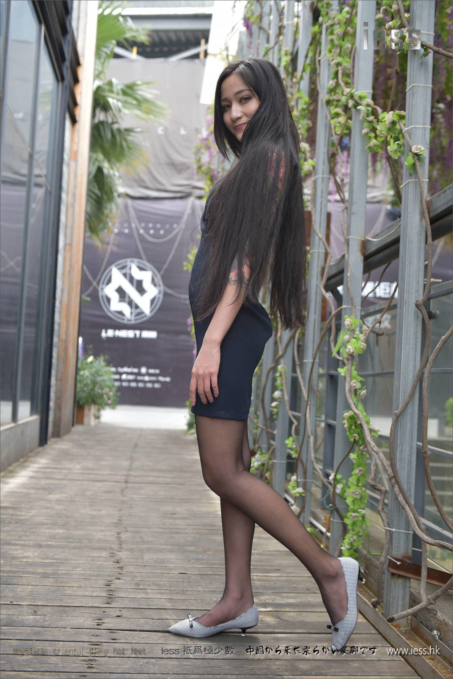 Silk Foot Bento 110 Xiaoxiao Outdoor Black Silk Flat Shoes IESS is thinking about it