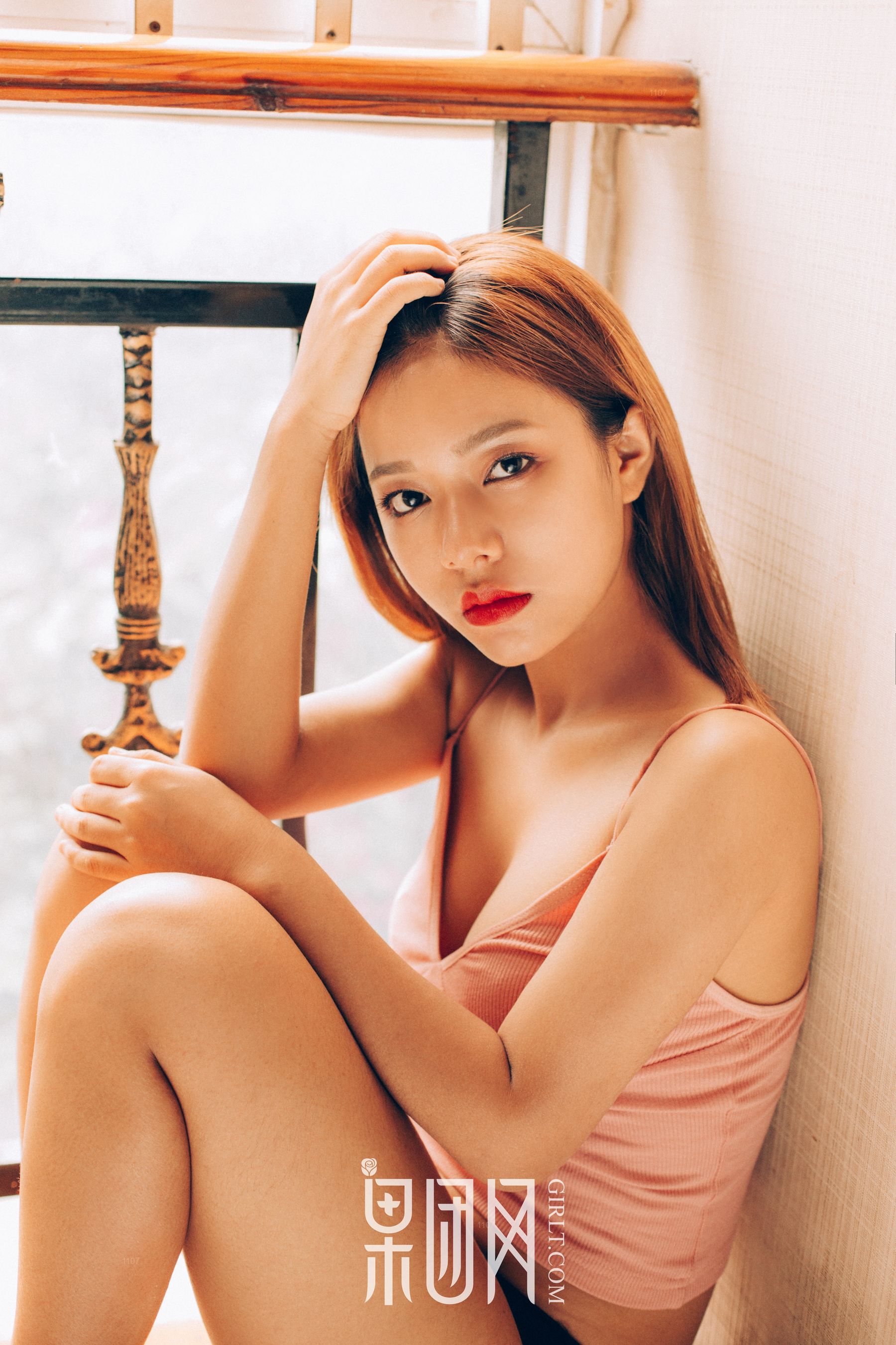 Sexy girl crispy breasts and hips black silk stingy fruit group network Girlt No.068