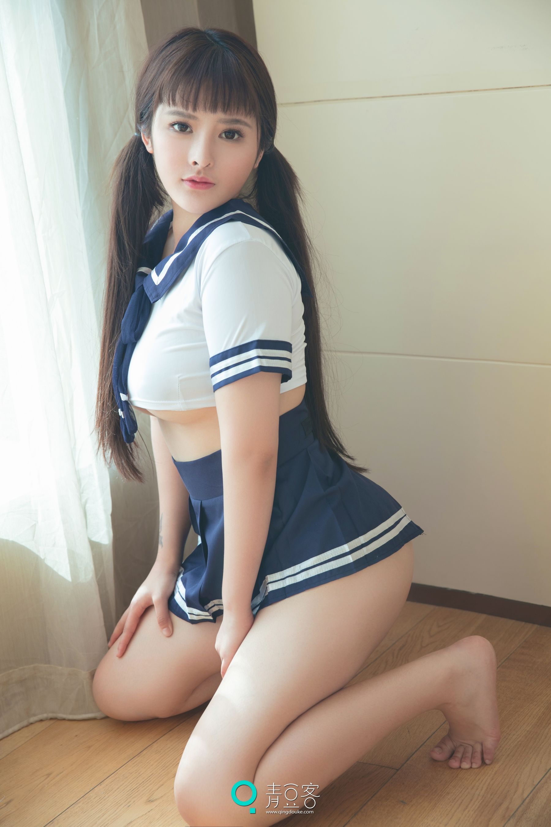 Yang Manni Sexy Busty Girl Green Doudou