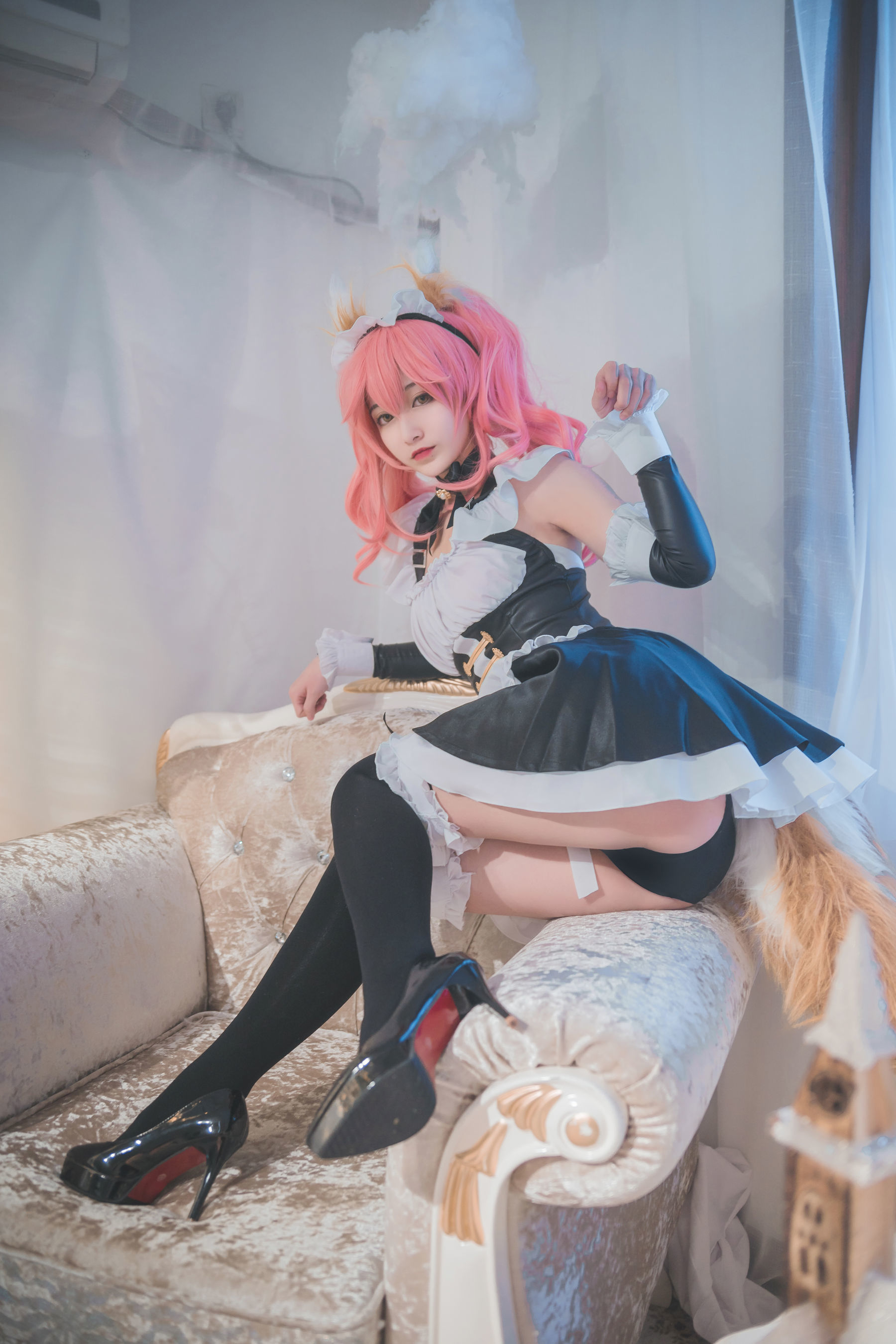 Anime blogger iron plate roast ghost dance W Yuzao former maid