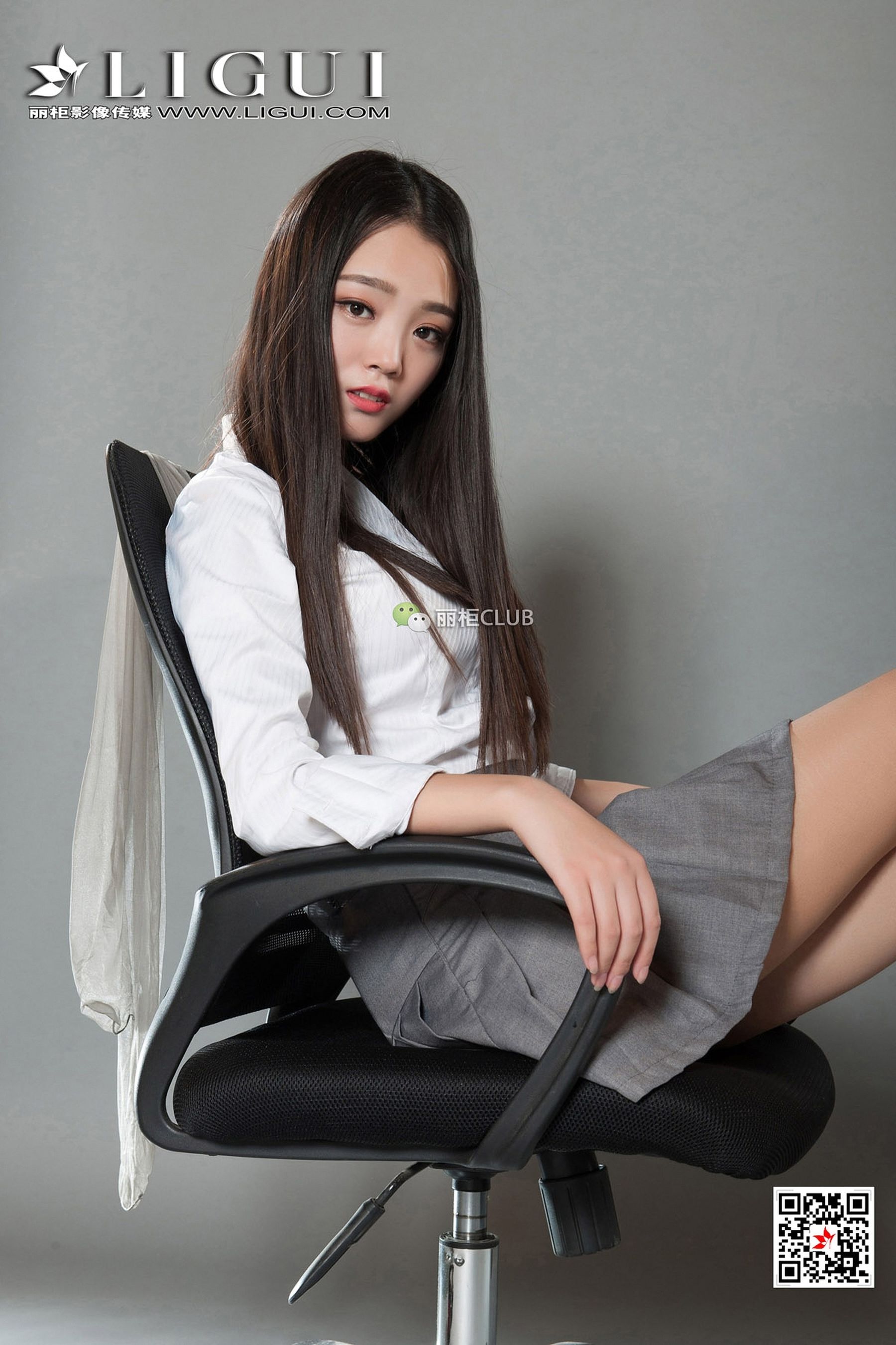 Model Nan Nan Office Jade Foot Ligui