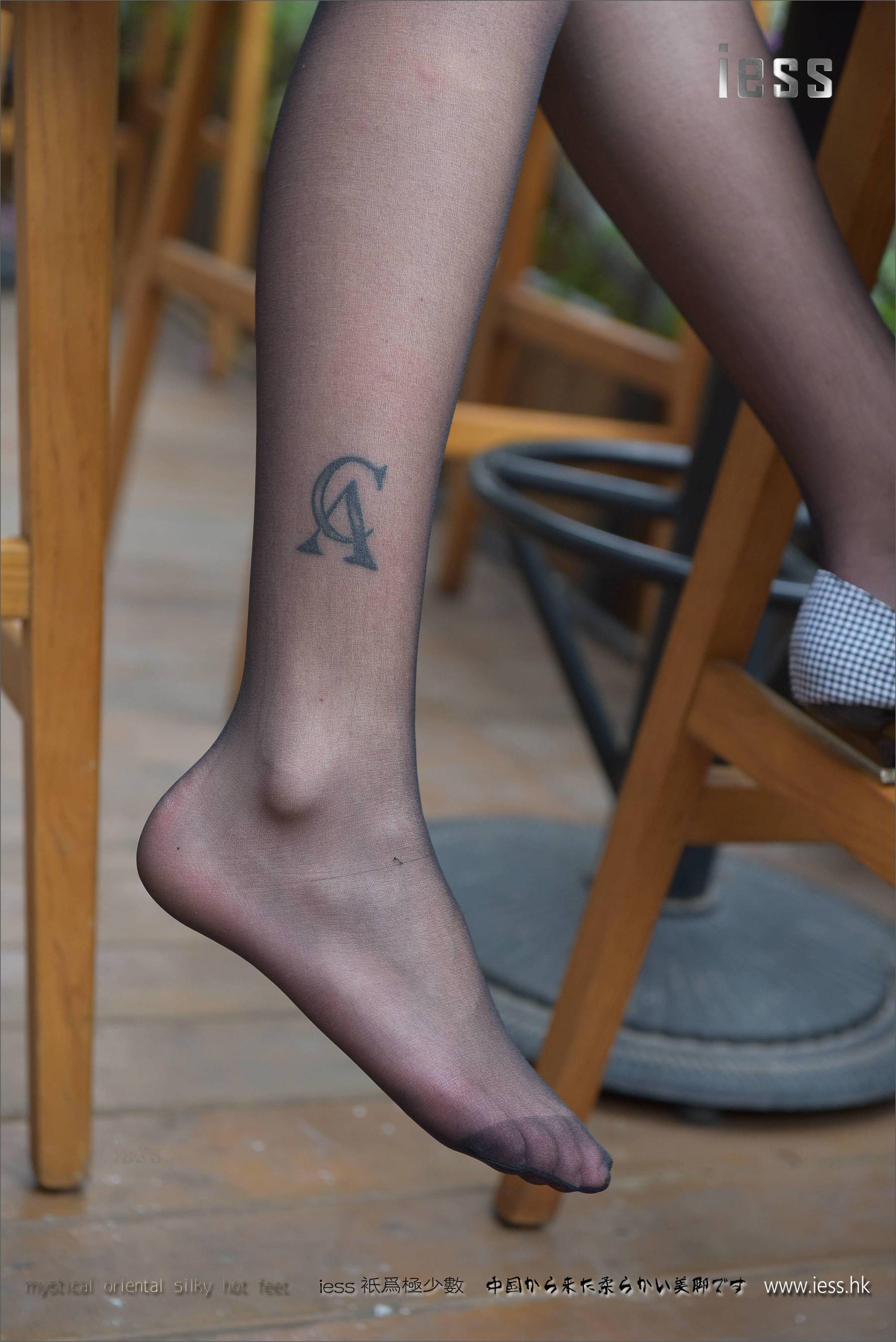 Silk Foot Bento 110 Xiaoxiao Outdoor Black Silk Flat Shoes IESS is thinking about it