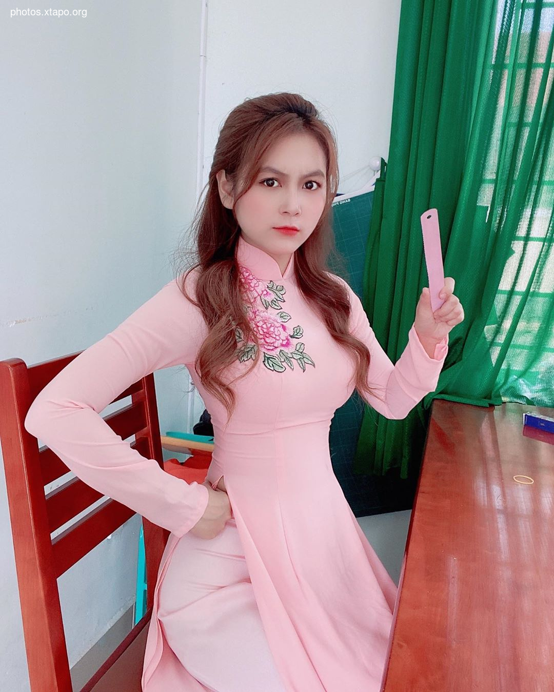 The teachers made parents stand still