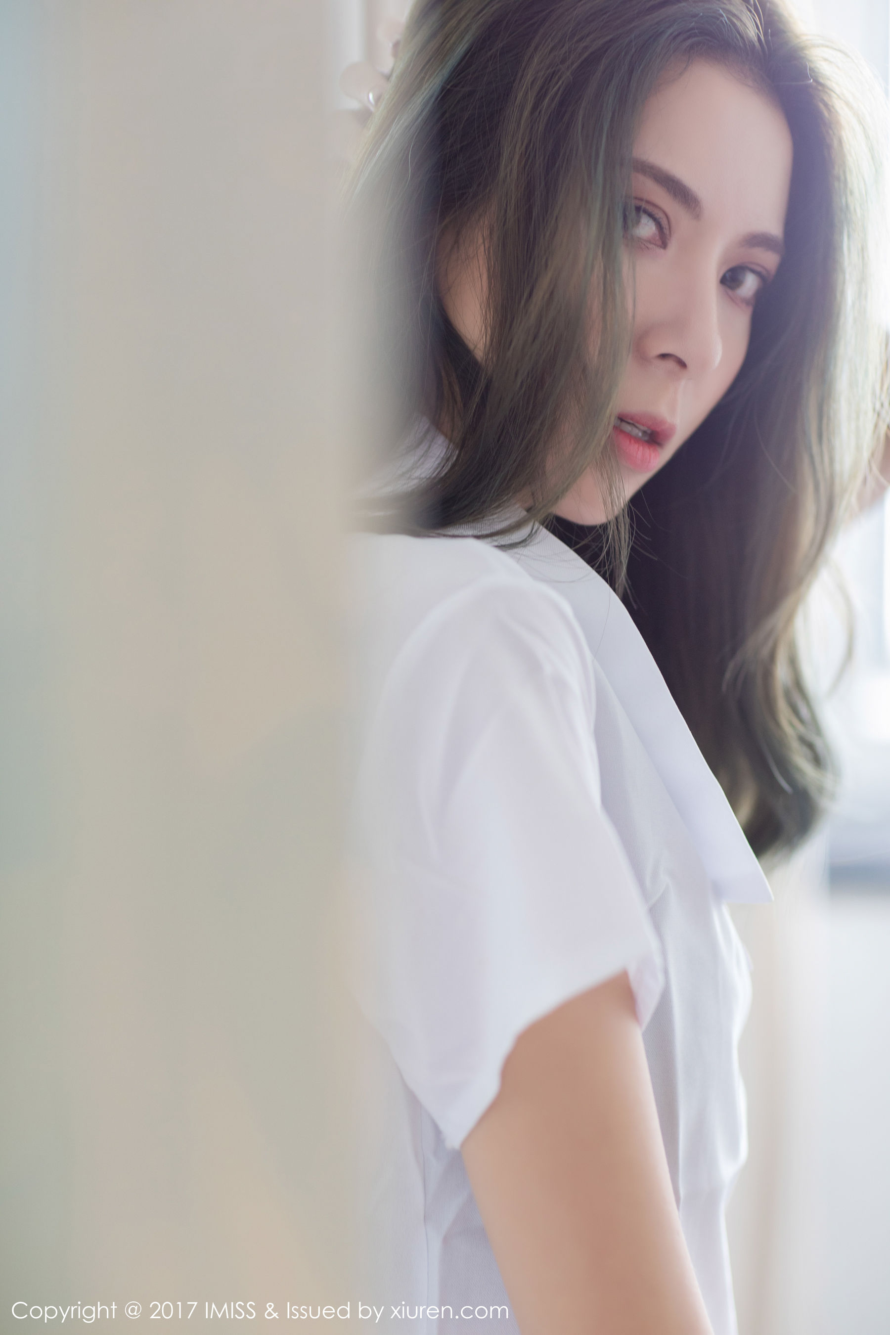 Chen Liangling Carry European and American Fan Genci