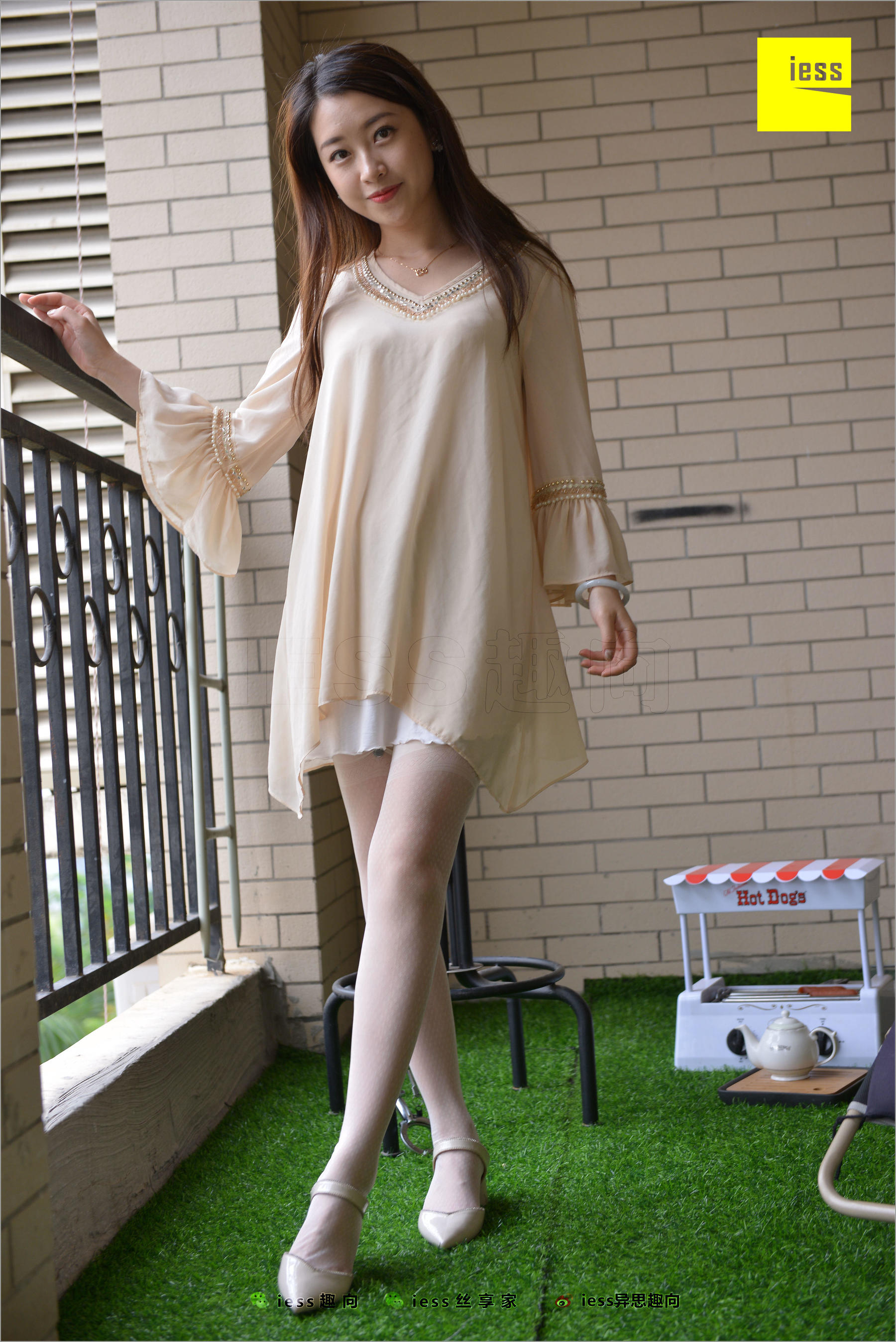 Xiao Jie's Little Classic Retro Pure White Nylon Silk Different Thoughts to IESS Silk Foot Bento 227